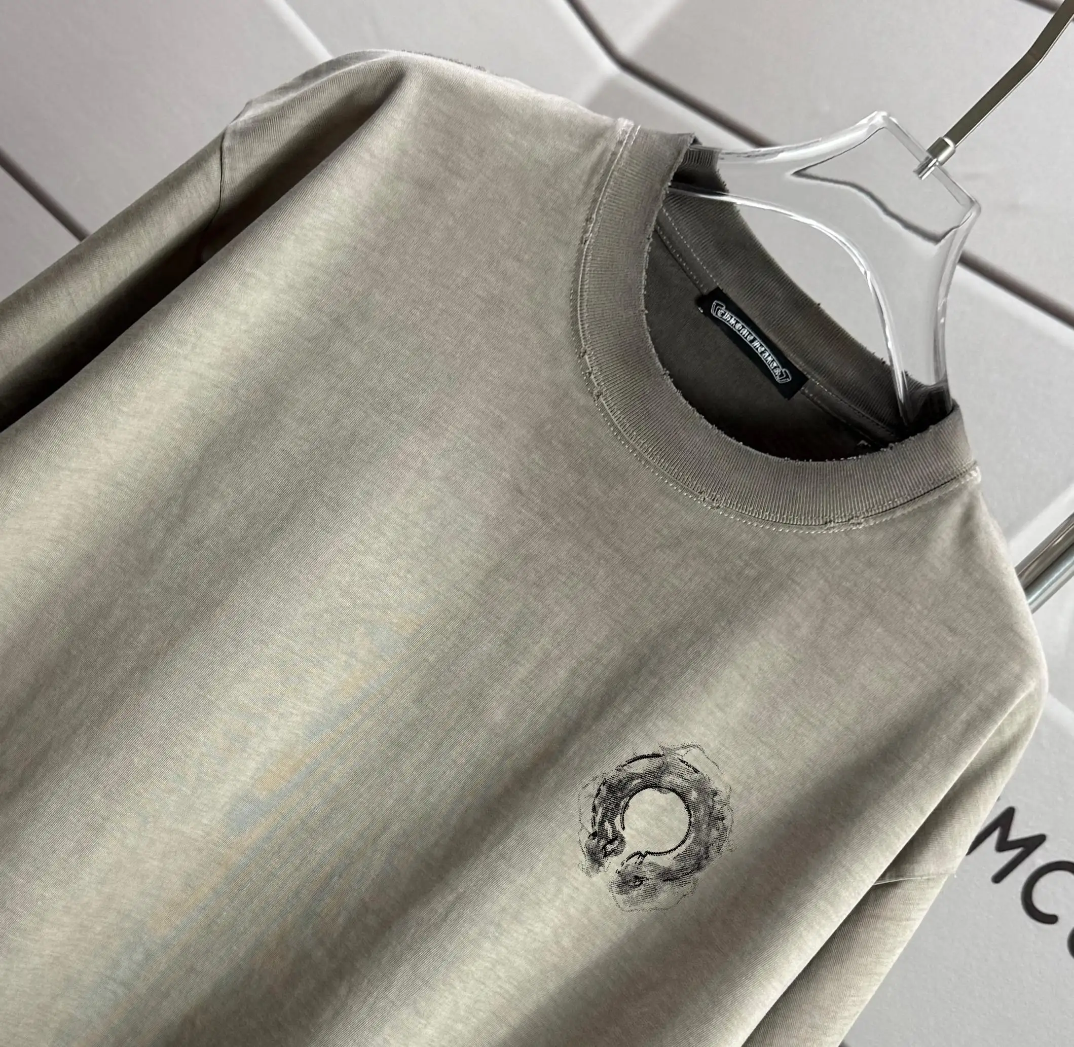 Washed Distressed Graphic T-Shirt D14015198 — view 3