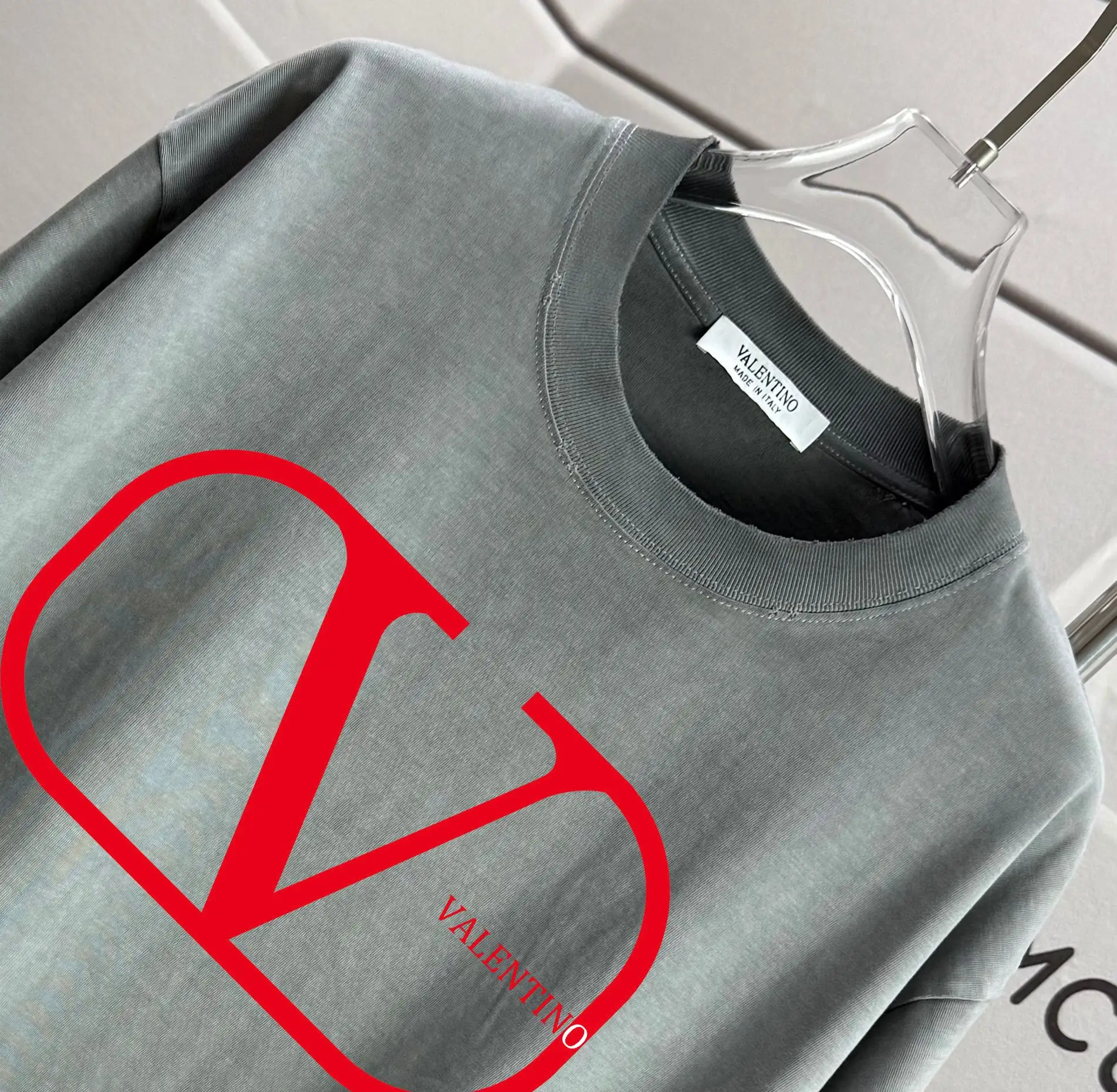 VLogo Print Washed Cotton T-Shirt D14015160 — view 3