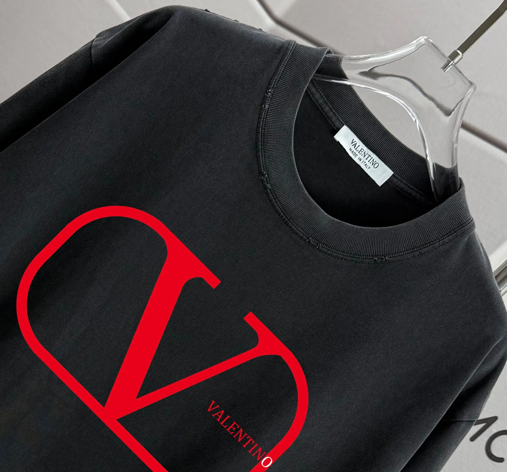 VLogo Print Washed Cotton T-Shirt D14015159 — view 3