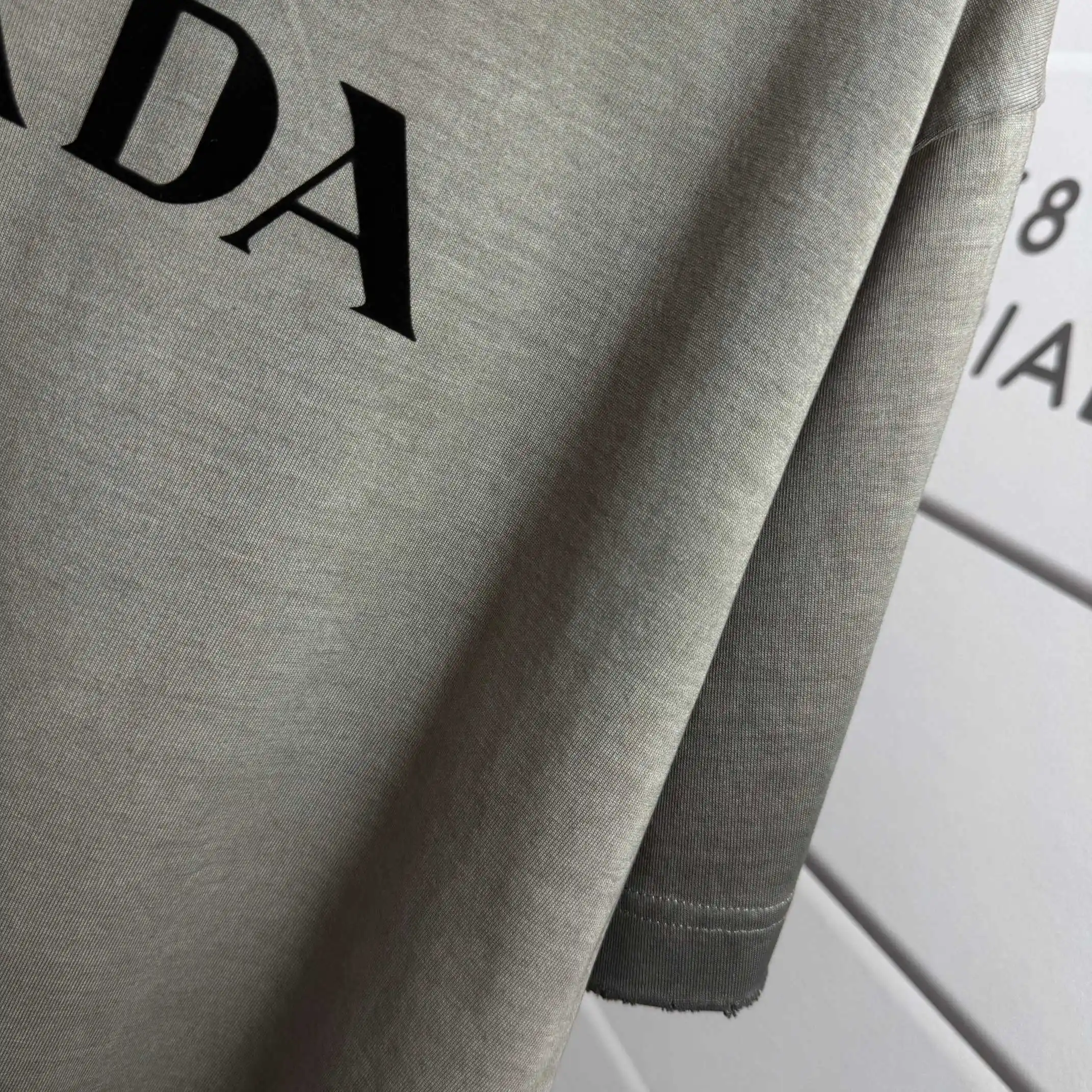 Logo Flocked Distressed Cotton T-Shirt D14512135 — view 6