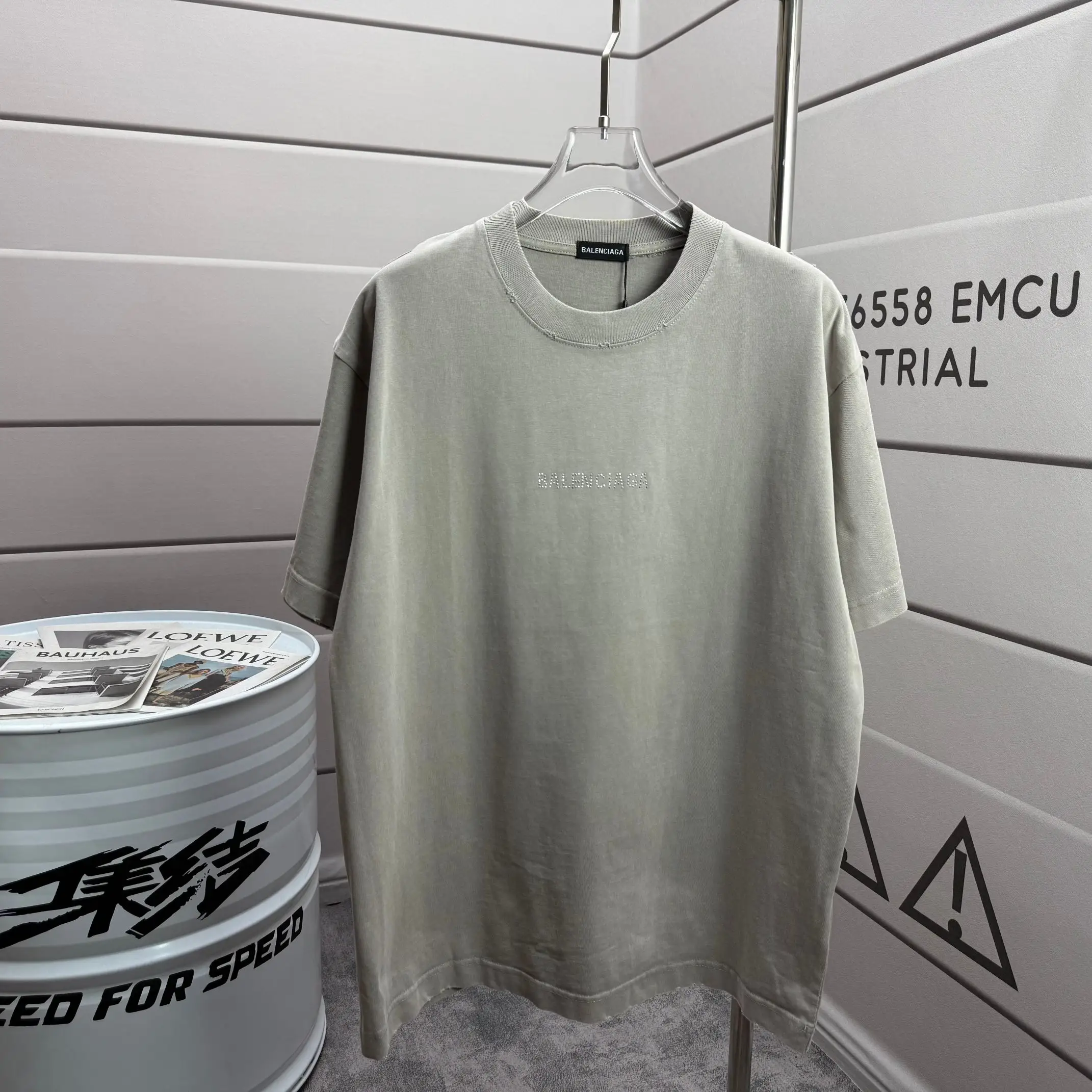 Rhinestone Logo Distressed Cotton T-Shirt D15015106 — view 2
