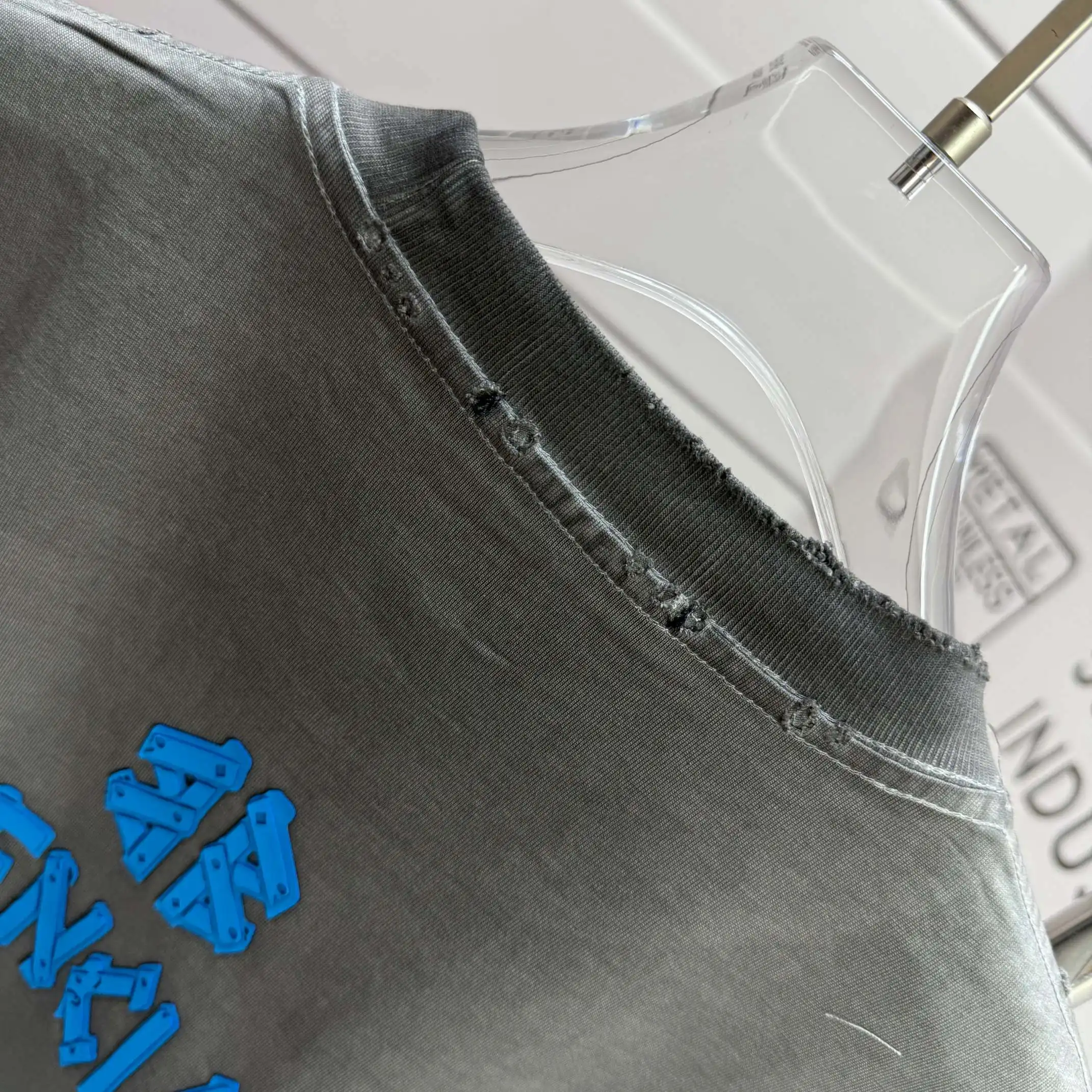 Distressed Logo-Appliqué Cotton T-Shirt D15012120 — view 8