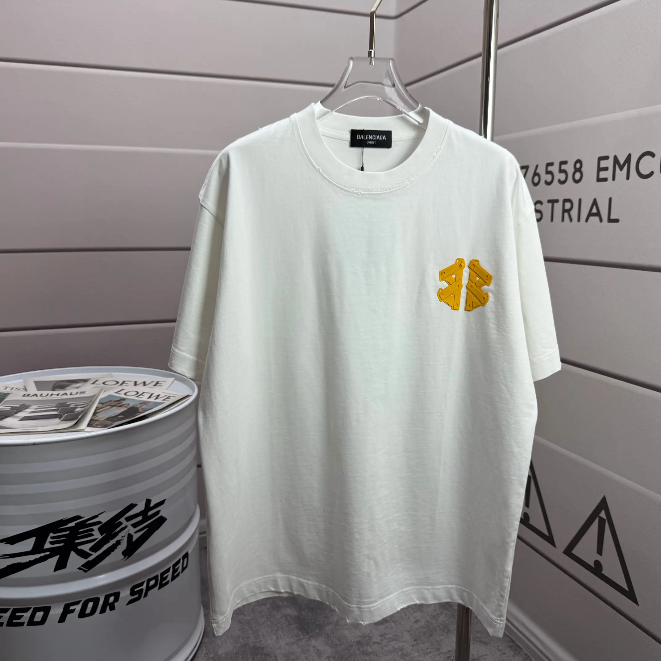 Logo Graphic Distressed Cotton T-Shirt D15012118