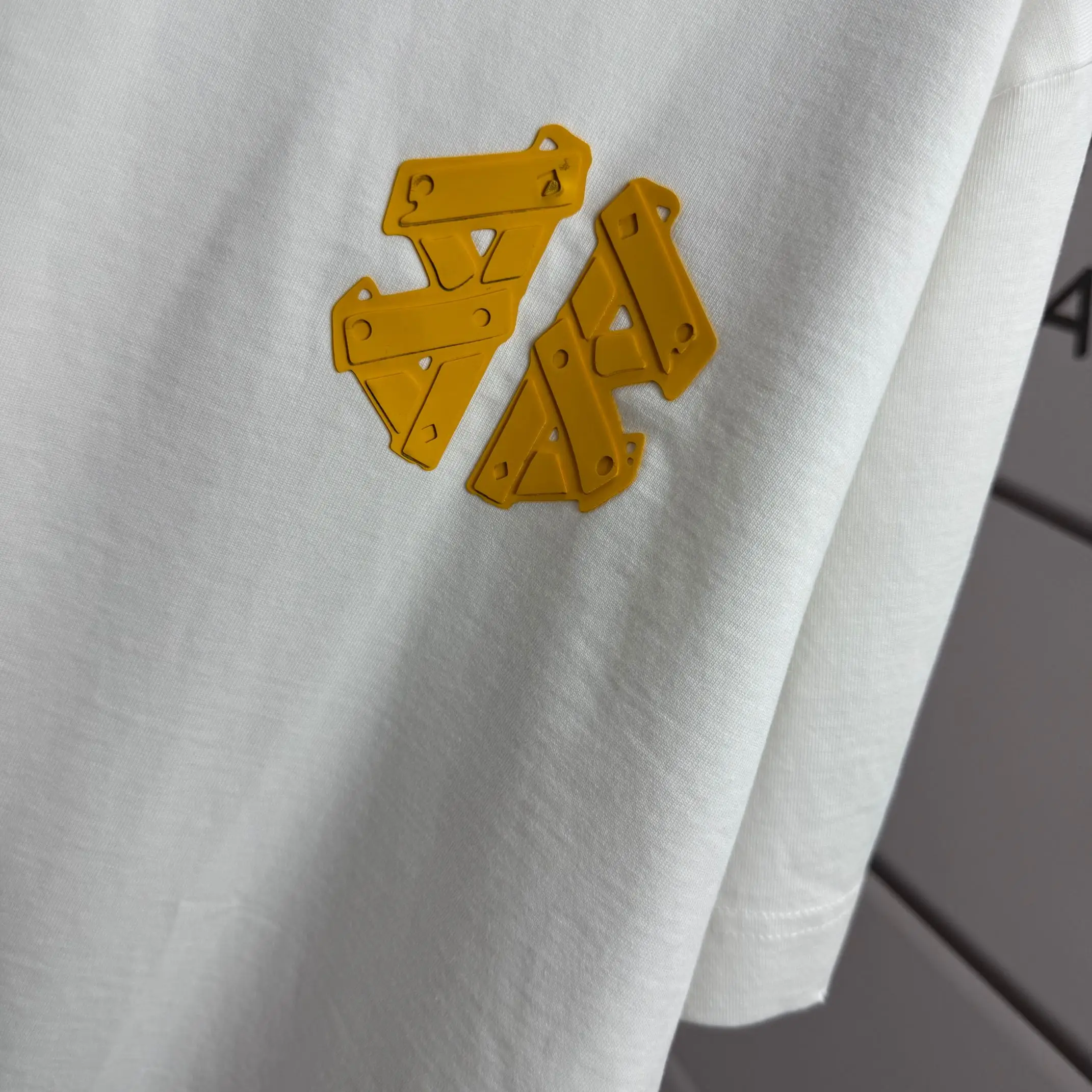 Logo Graphic Distressed Cotton T-Shirt D15012118 — view 6