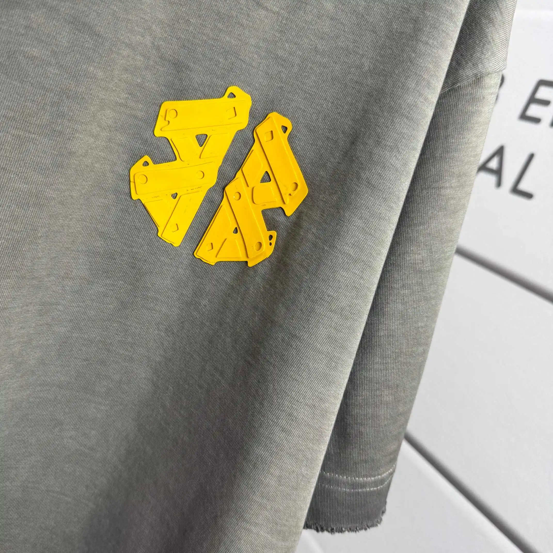 Distressed Logo-Appliqué Cotton T-Shirt D15012121 — view 6
