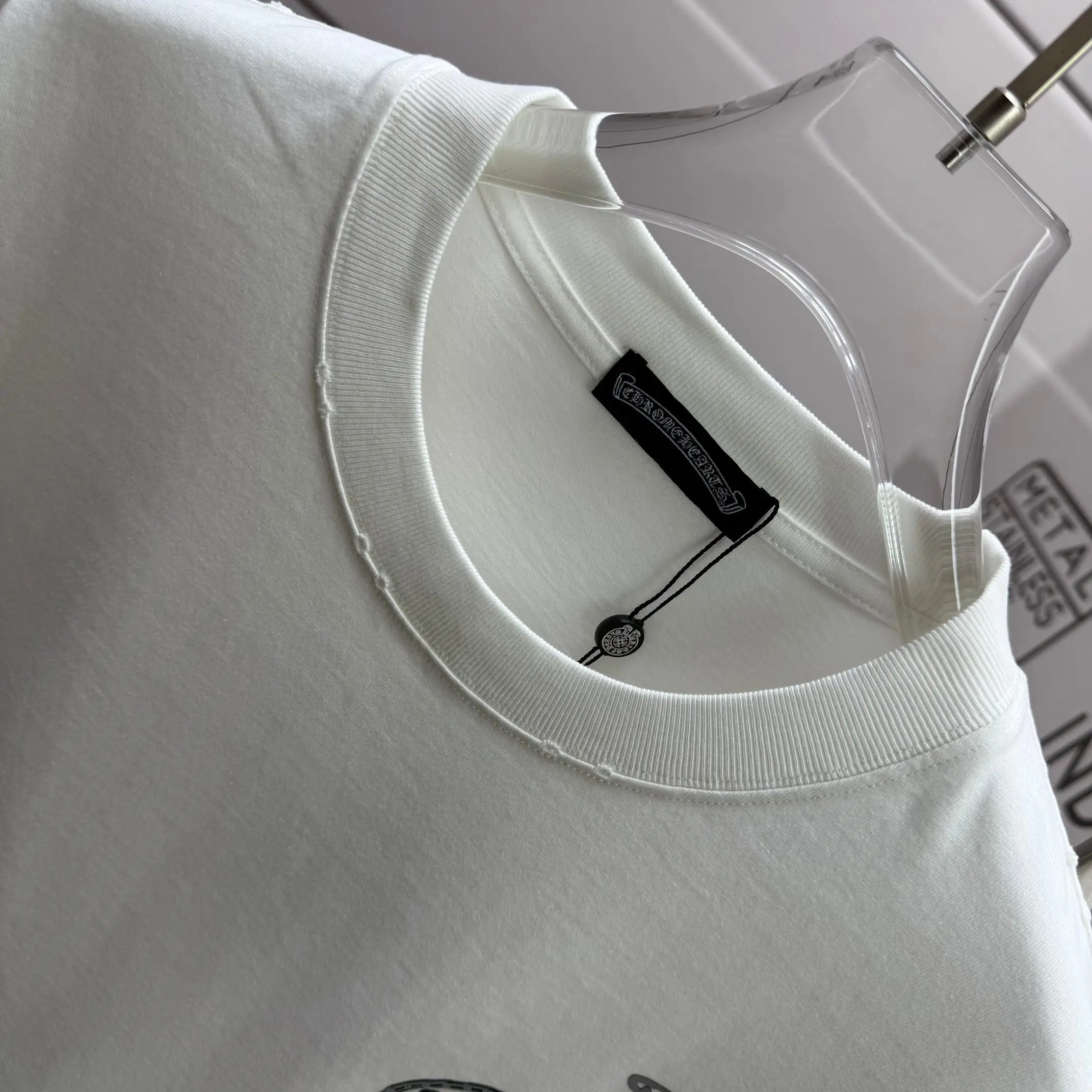 Logo Graphic Distressed Cotton T-Shirt D15012110 — view 3