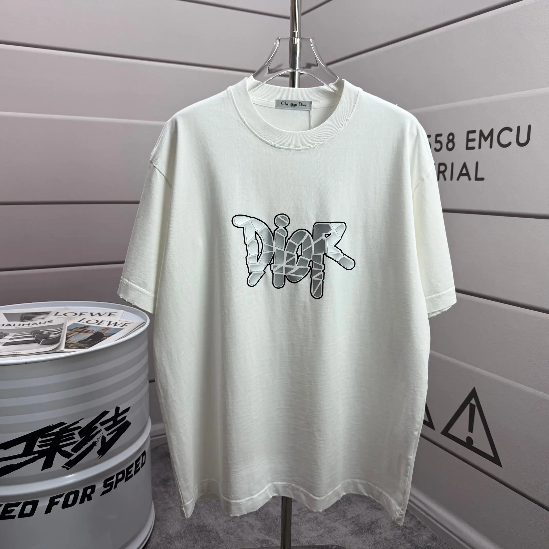 Distressed Logo Graphic T-Shirt D15015147