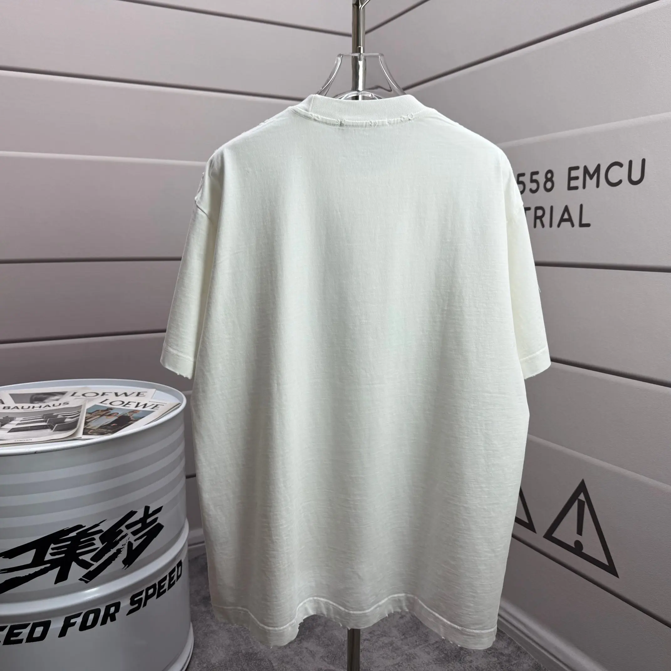 Distressed Logo Graphic T-Shirt D15015147 — view 2