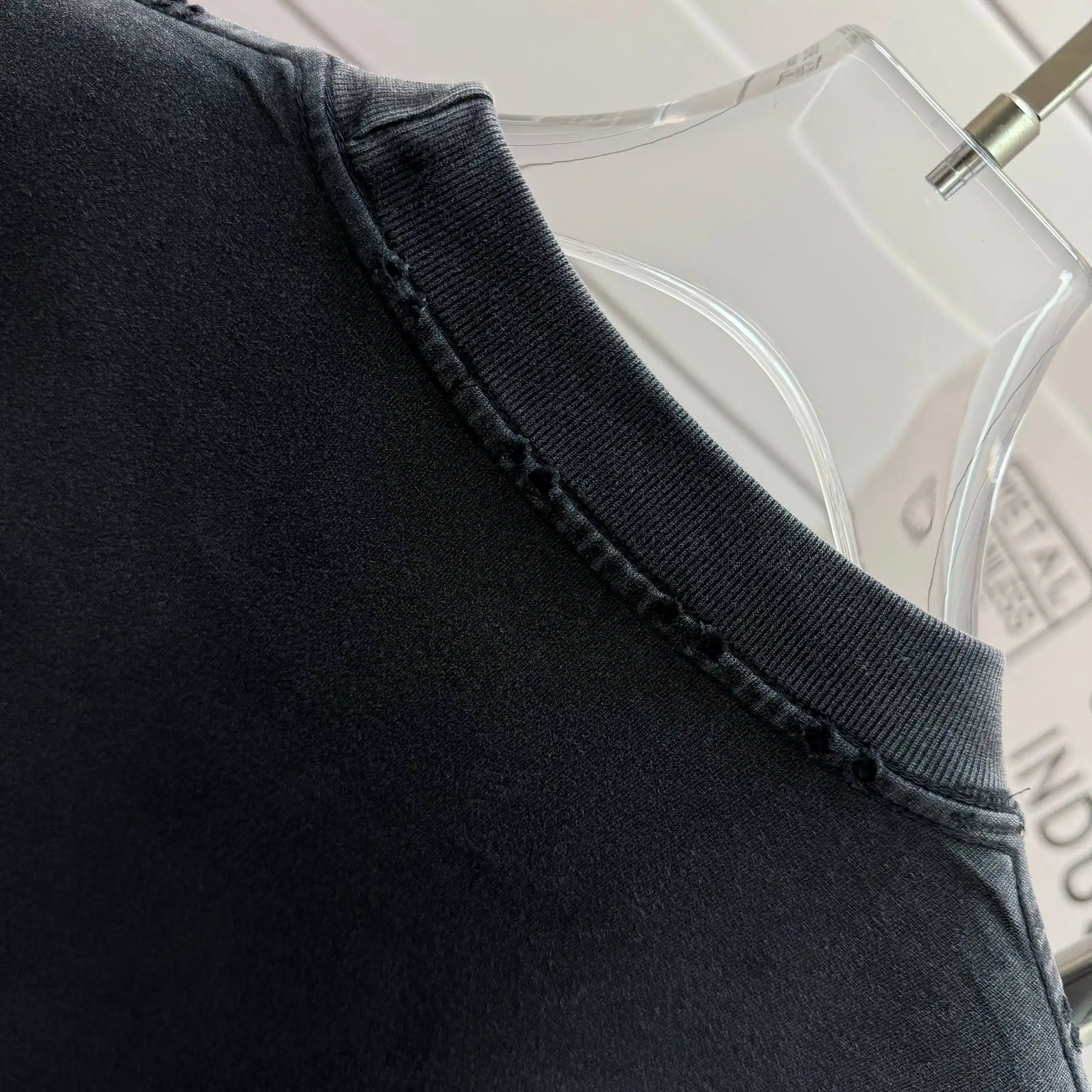 MM6 Maison Margiela Distressed Logo T-Shirt D15015101 — view 8