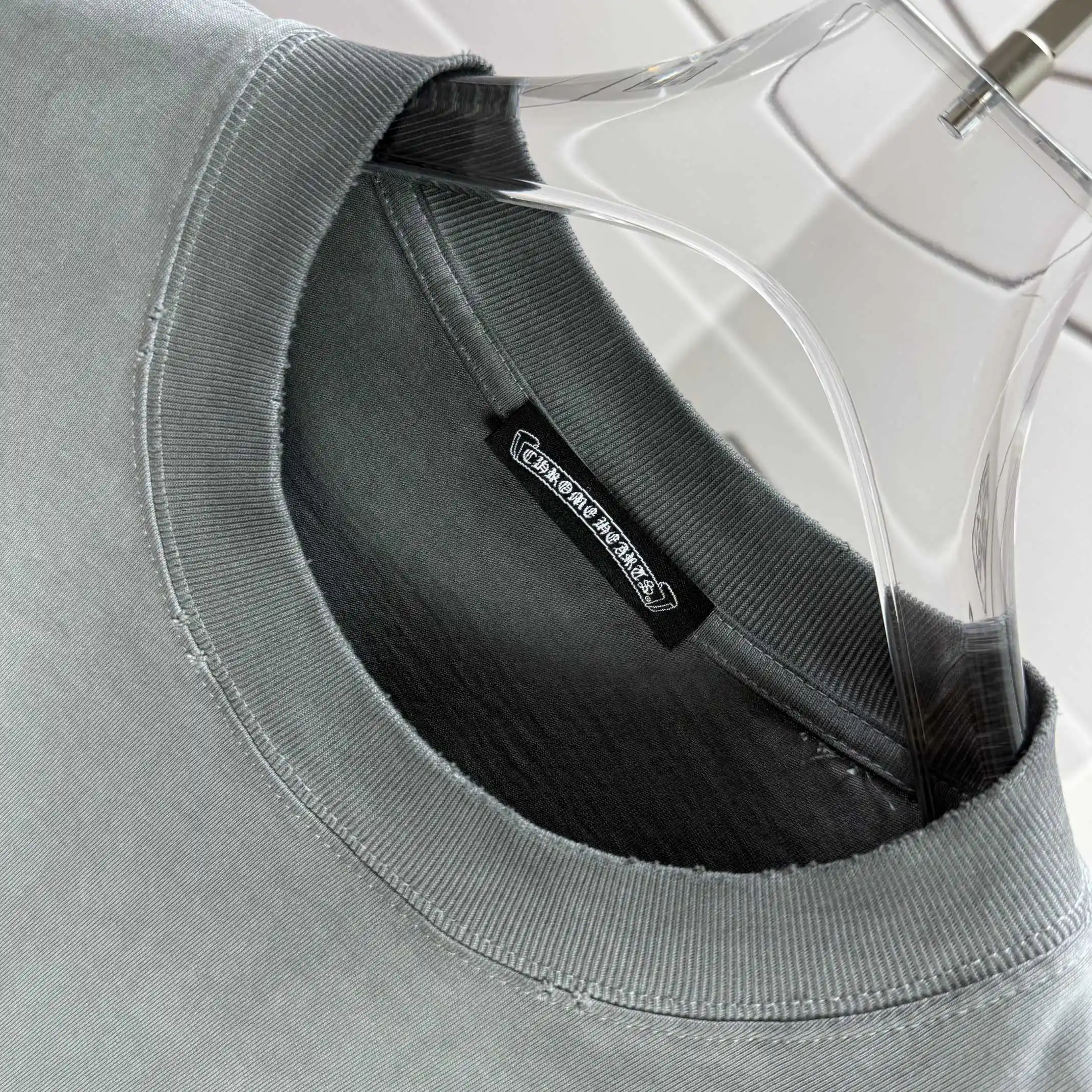 Distressed Logo Graphic T-Shirt D16012862 — view 5