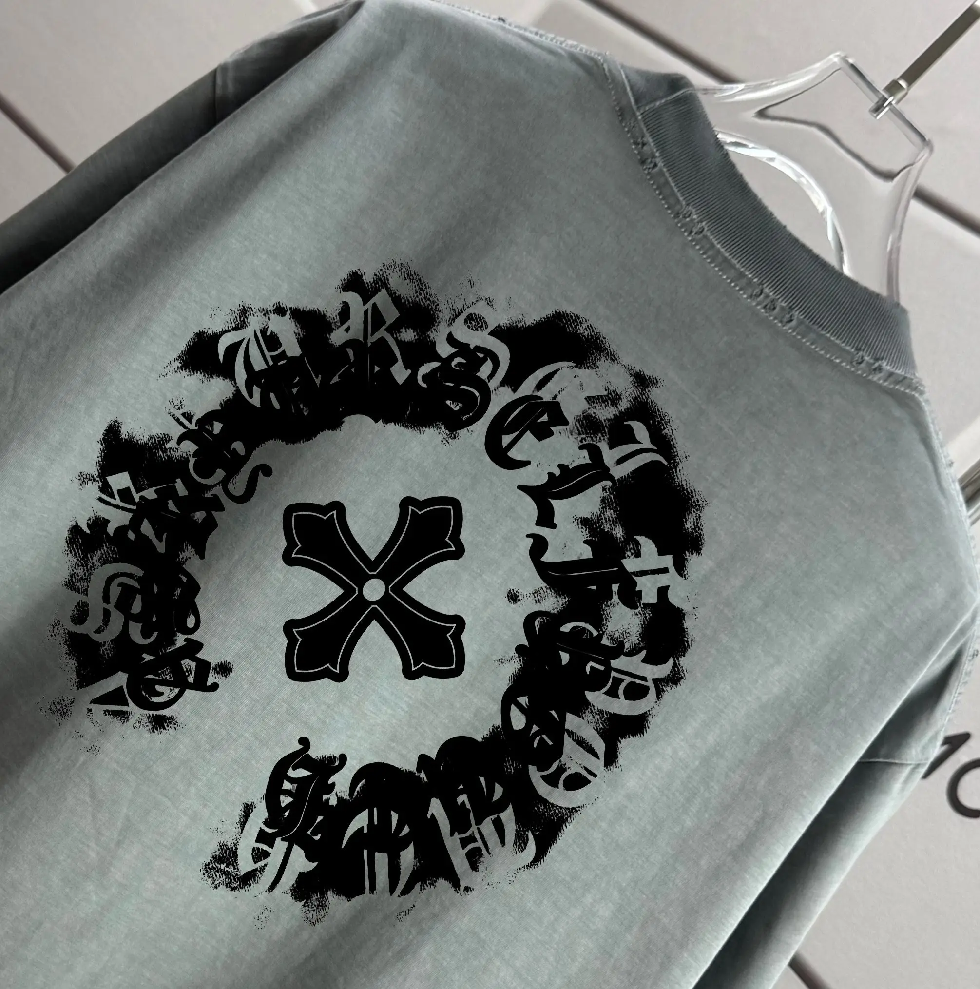 Distressed Logo Graphic T-Shirt D16012870 — view 3
