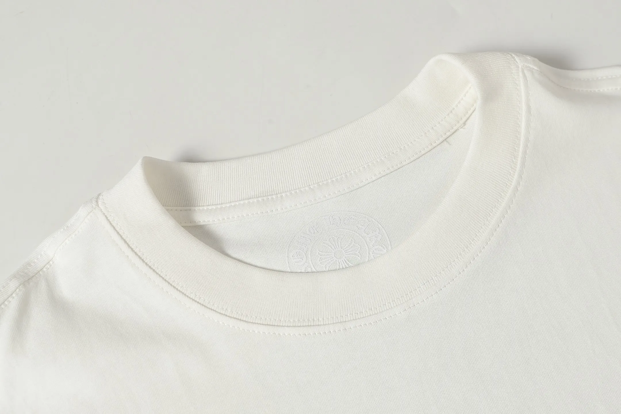 Cross Print Pocket T-Shirt D10013512 — view 4