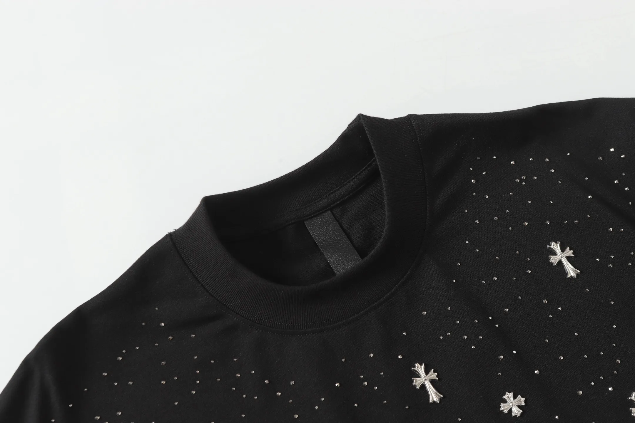 Crystal-Embellished Cross Cotton T-Shirt D10513644 — view 3