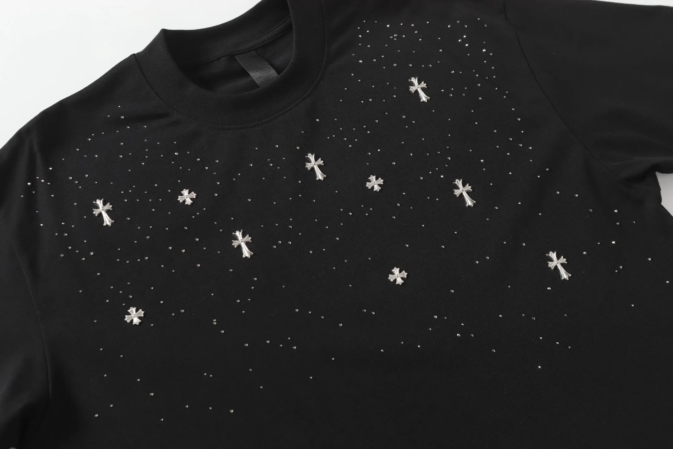 Crystal-Embellished Cross Cotton T-Shirt D10513644 — view 4