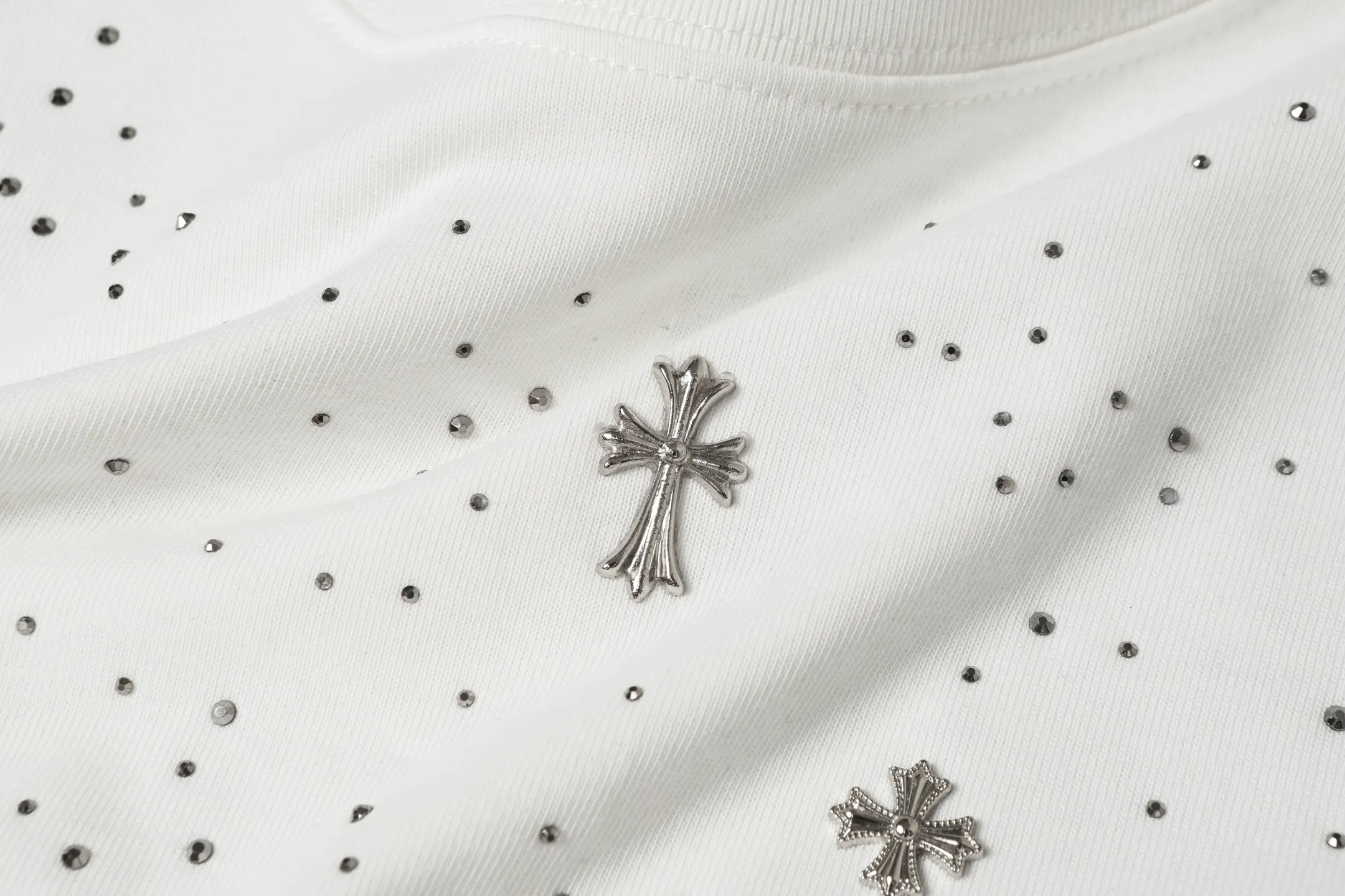 Rhinestone Cross Embellished Oversized T-Shirt D10513643 — view 5