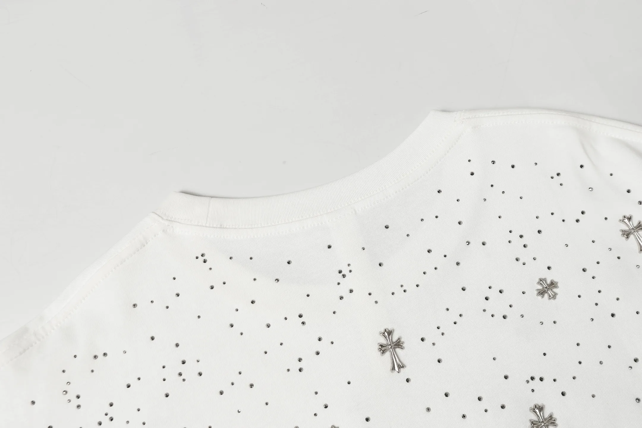 Rhinestone Cross Embellished Oversized T-Shirt D10513643 — view 7