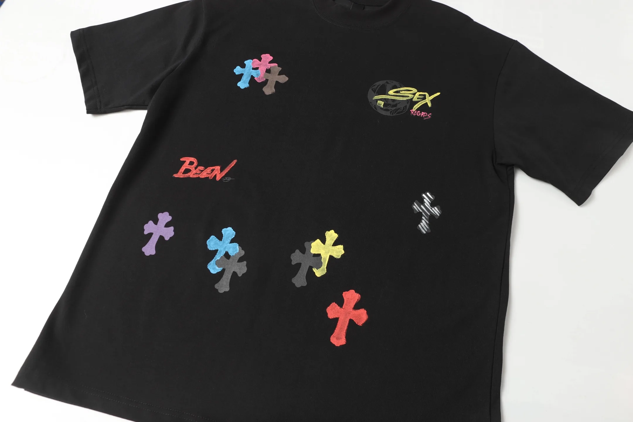 Sex Records Hand-Painted Cross T-Shirt D10513624 — view 4