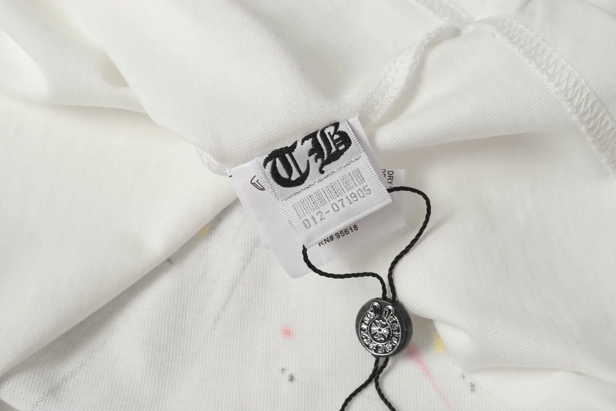Hand-Painted Cross Print Cotton T-Shirt D10513635 — view 8