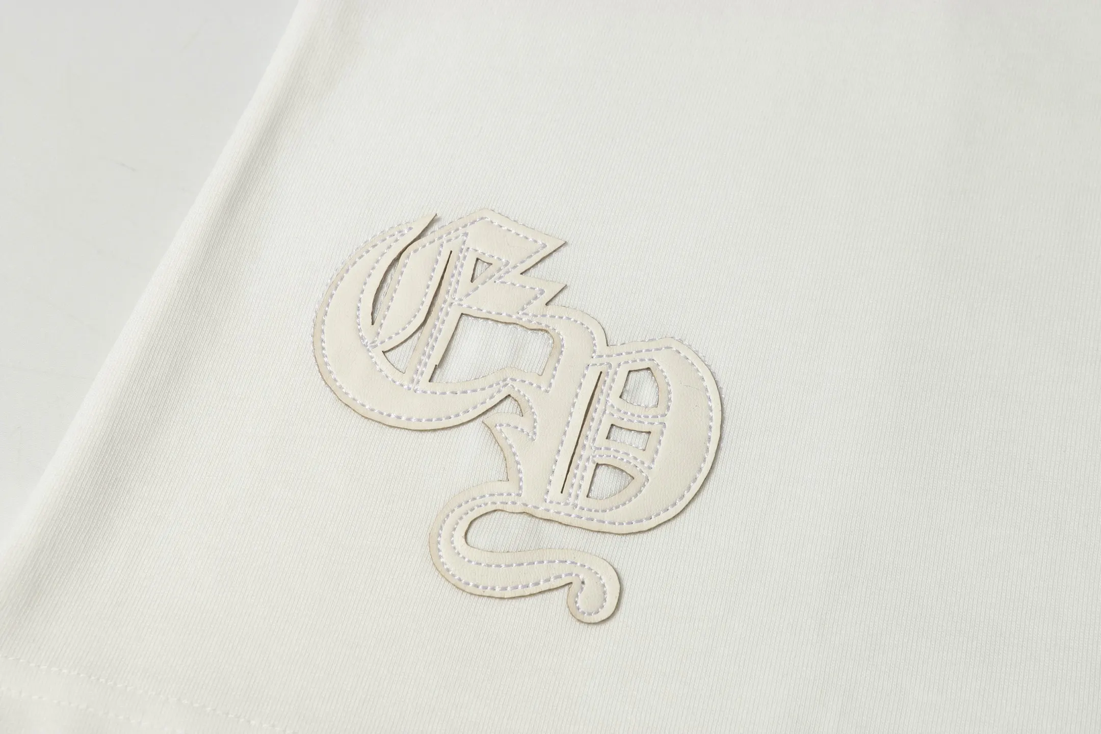 Cross Patch Embroidered Cotton T-Shirt D10013646 — view 6