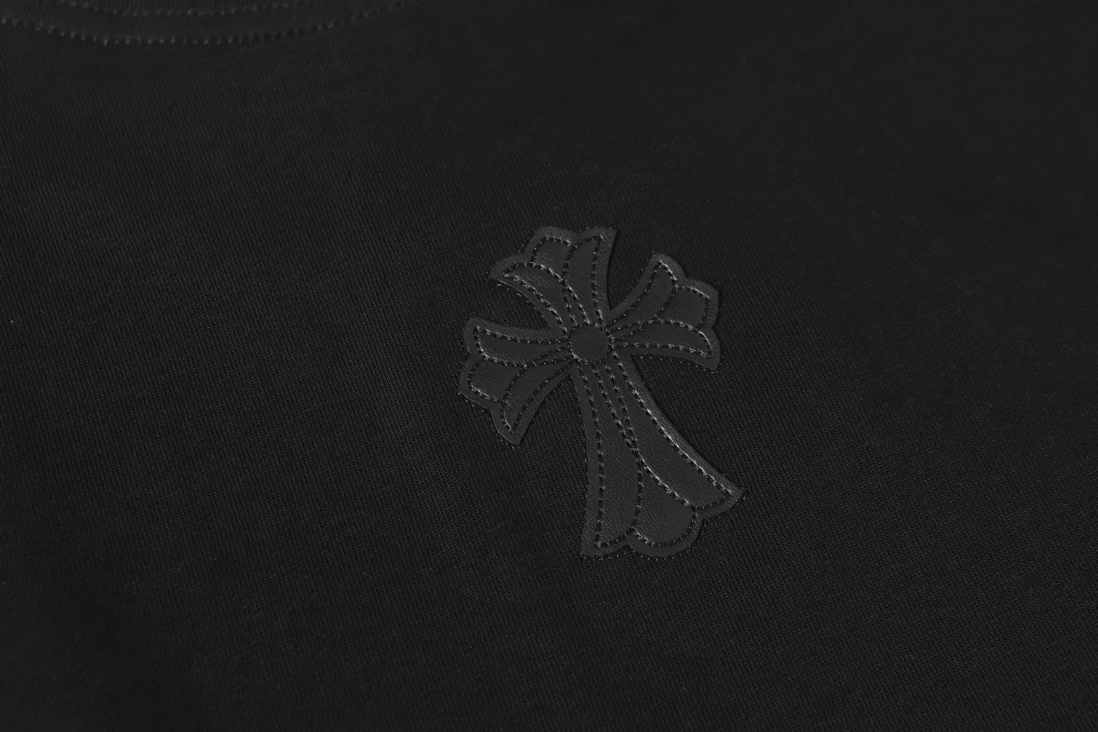 Cross Patch Embroidered Cotton T-Shirt D10013645 — view 6