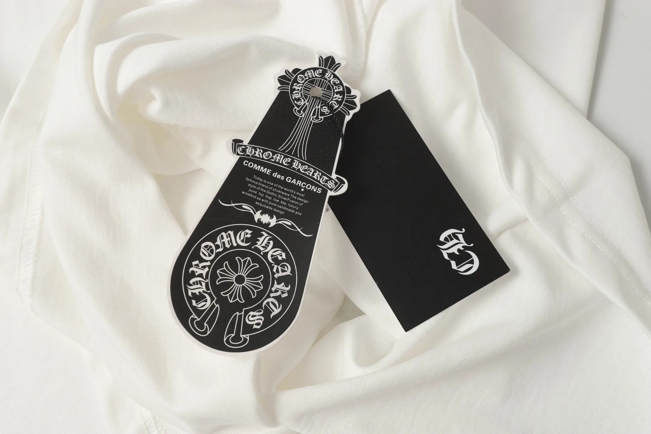 Rhinestone Cross Embellished Cotton T-Shirt D9513652 — view 9