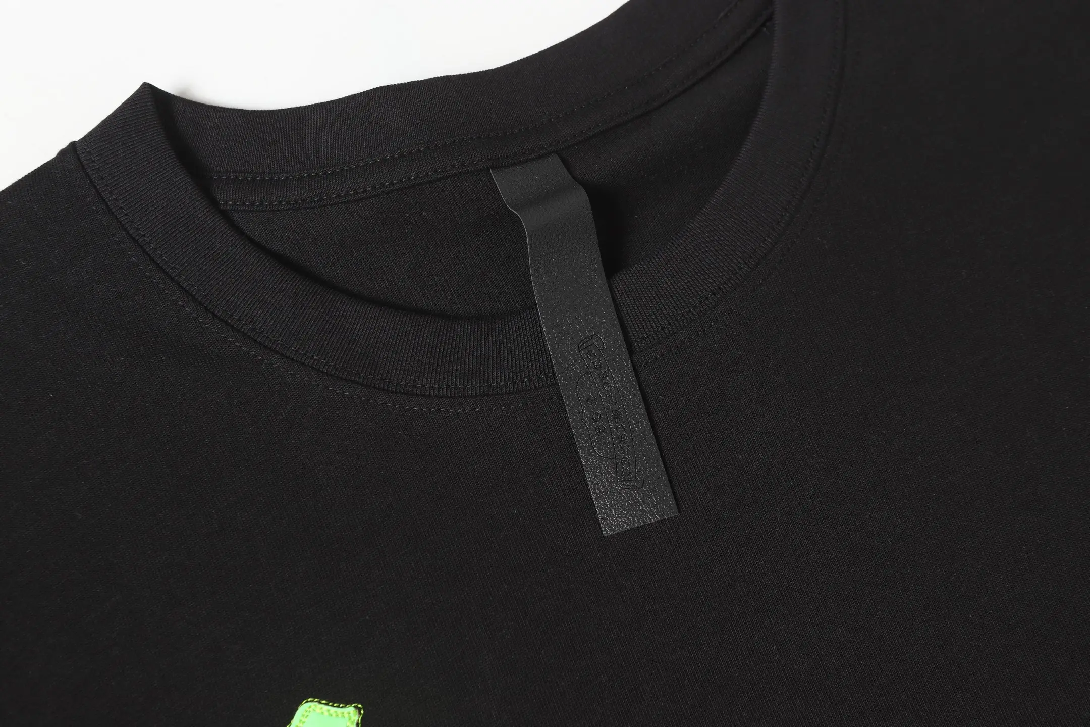 Leather Cross Patch Oversized T-Shirt D10013655 — view 3