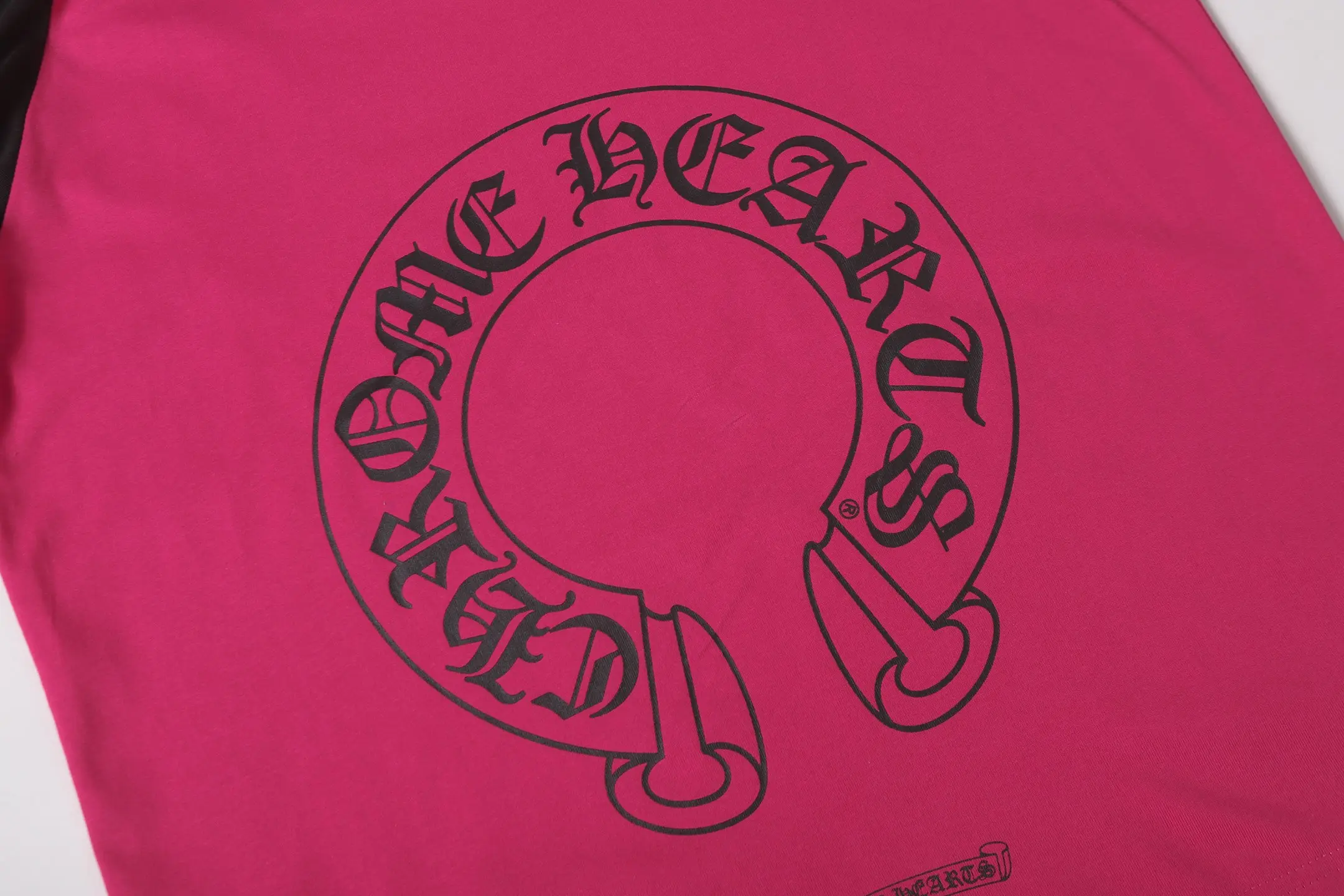 Horseshoe Logo Raglan Long-Sleeve T-Shirt D10013610 — view 6