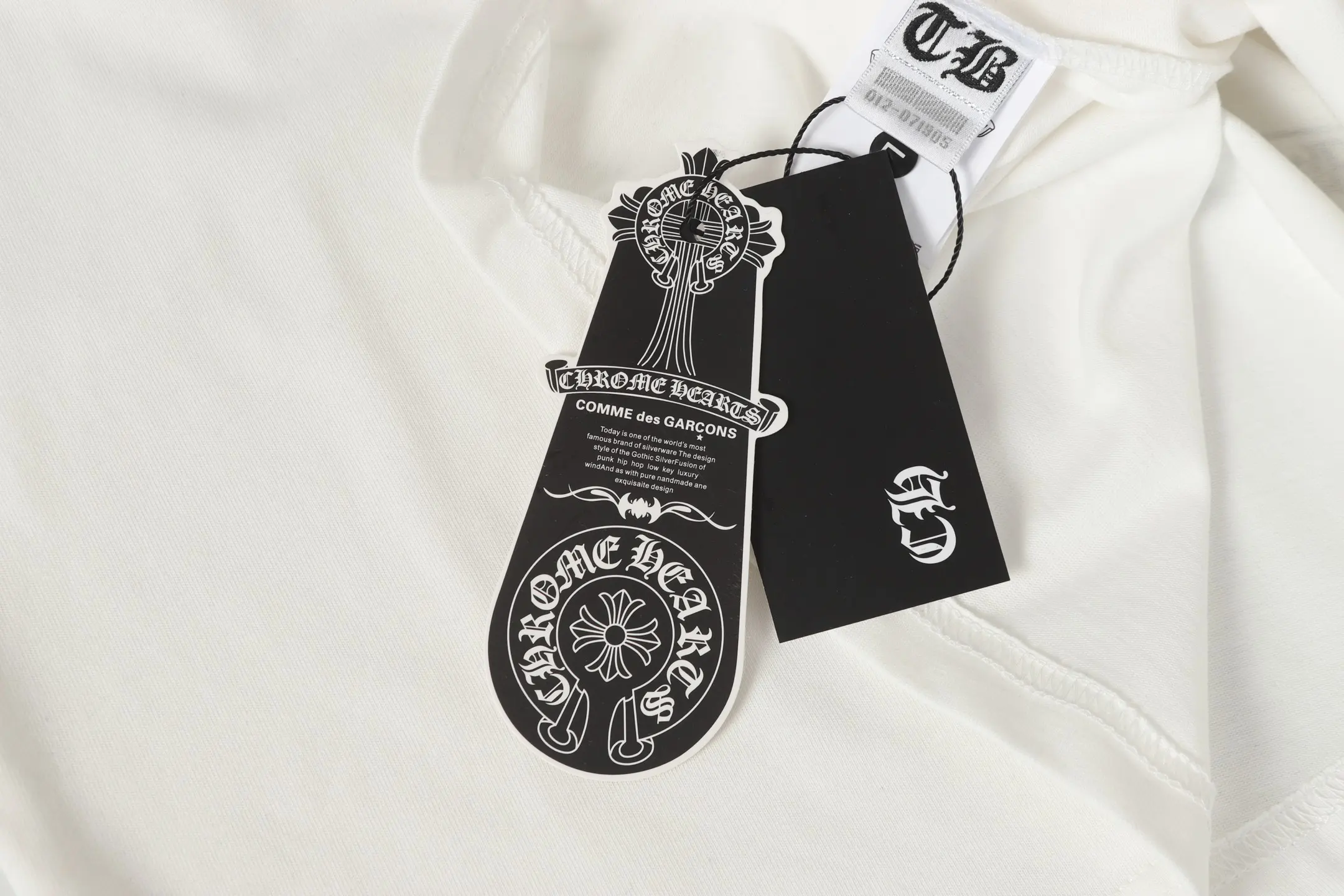 Dagger Crest Print Cotton T-Shirt D9513598 — view 7