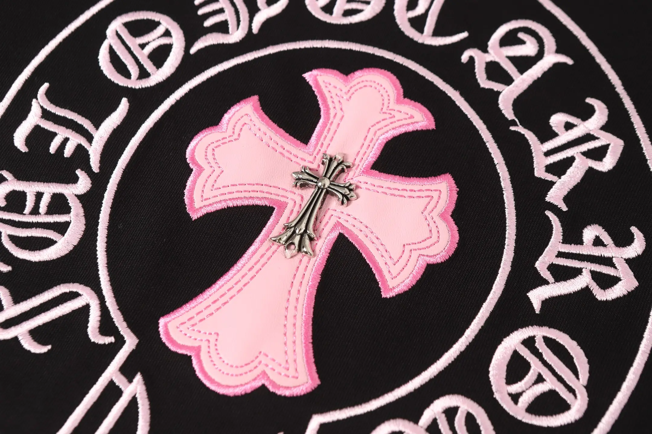 Embroidered Cross Patch Cotton T-Shirt D10013525 — view 10