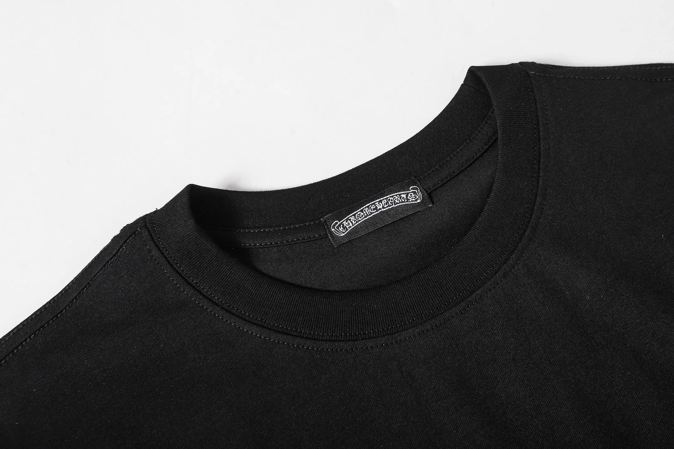Embroidered Cross Patch Oversized T-Shirt D10013658 — view 4