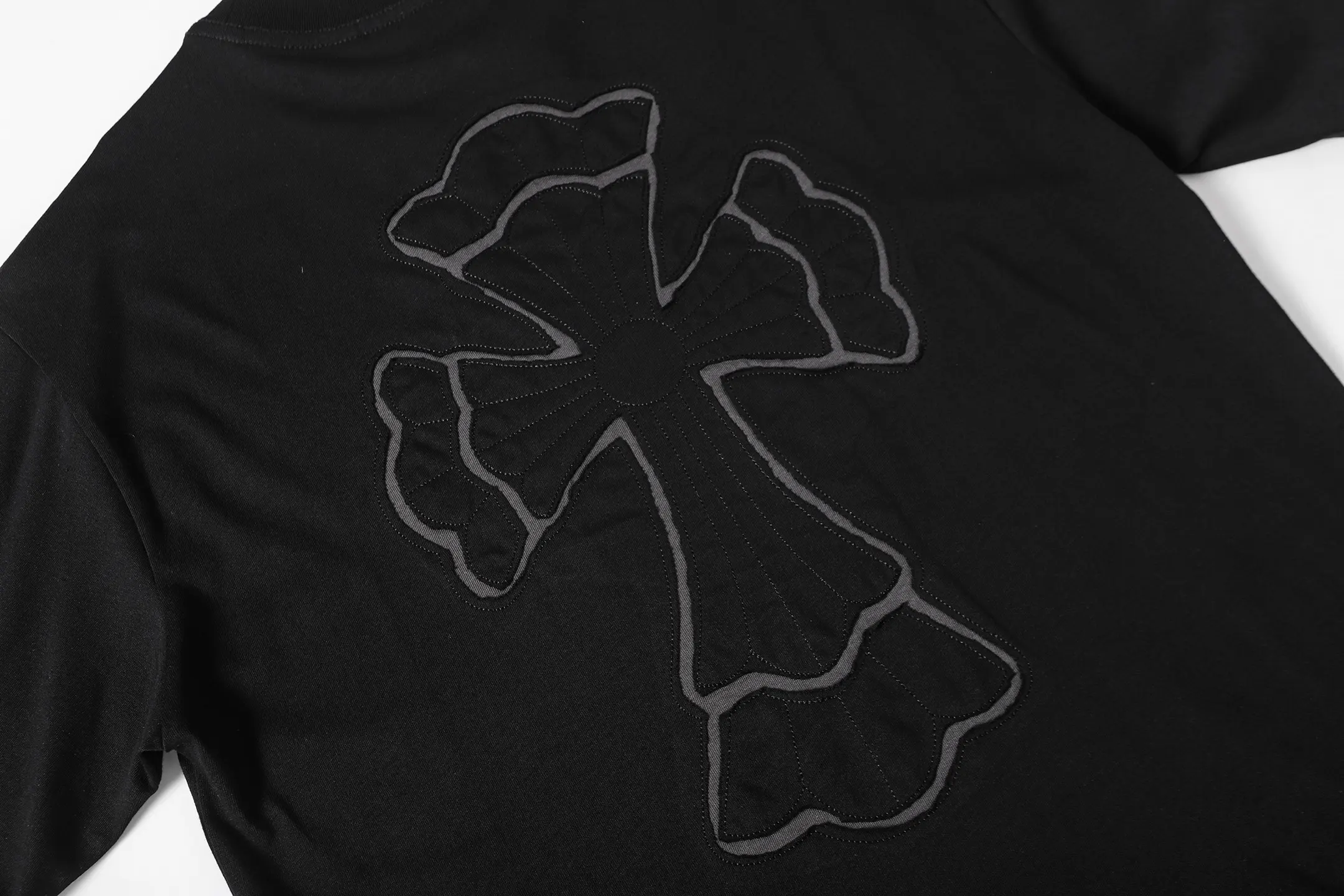 Embroidered Cross Patch Oversized T-Shirt D10013658 — view 6