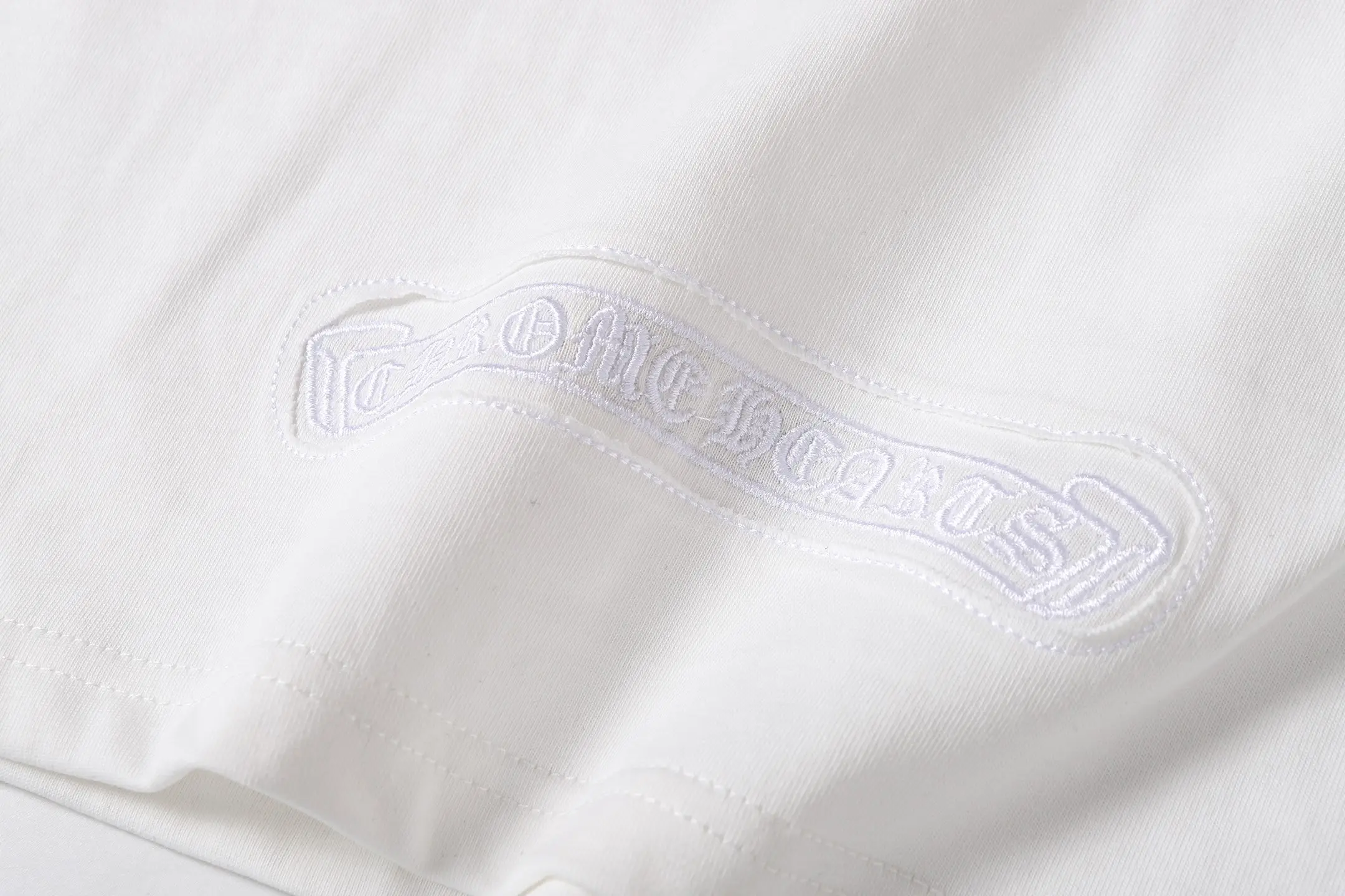 Embroidered Cross Patch Oversized T-Shirt D10013659 — view 9