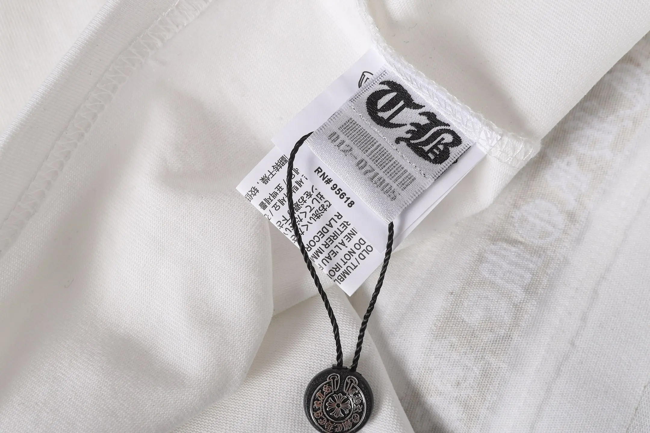 Embroidered Cross Patch Oversized T-Shirt D10013659 — view 12