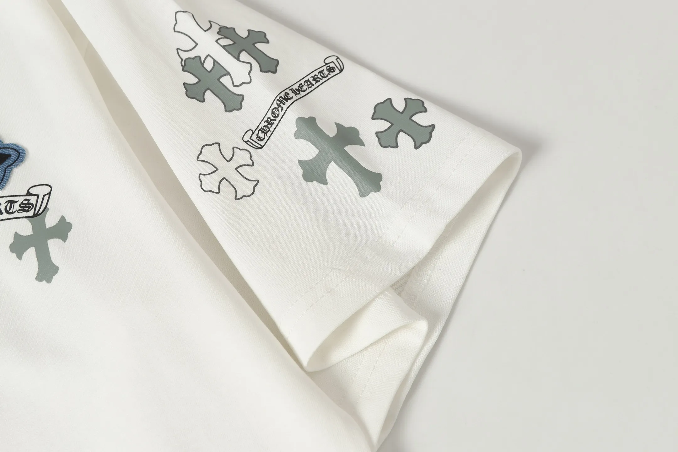 Cross Patch Embroidered Cotton T-Shirt D10513685 — view 7