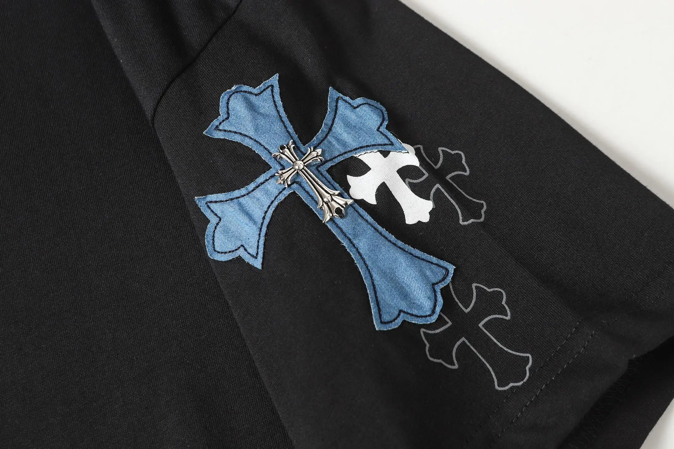 Cross Patch Embroidered Cotton T-Shirt D10513684 — view 8