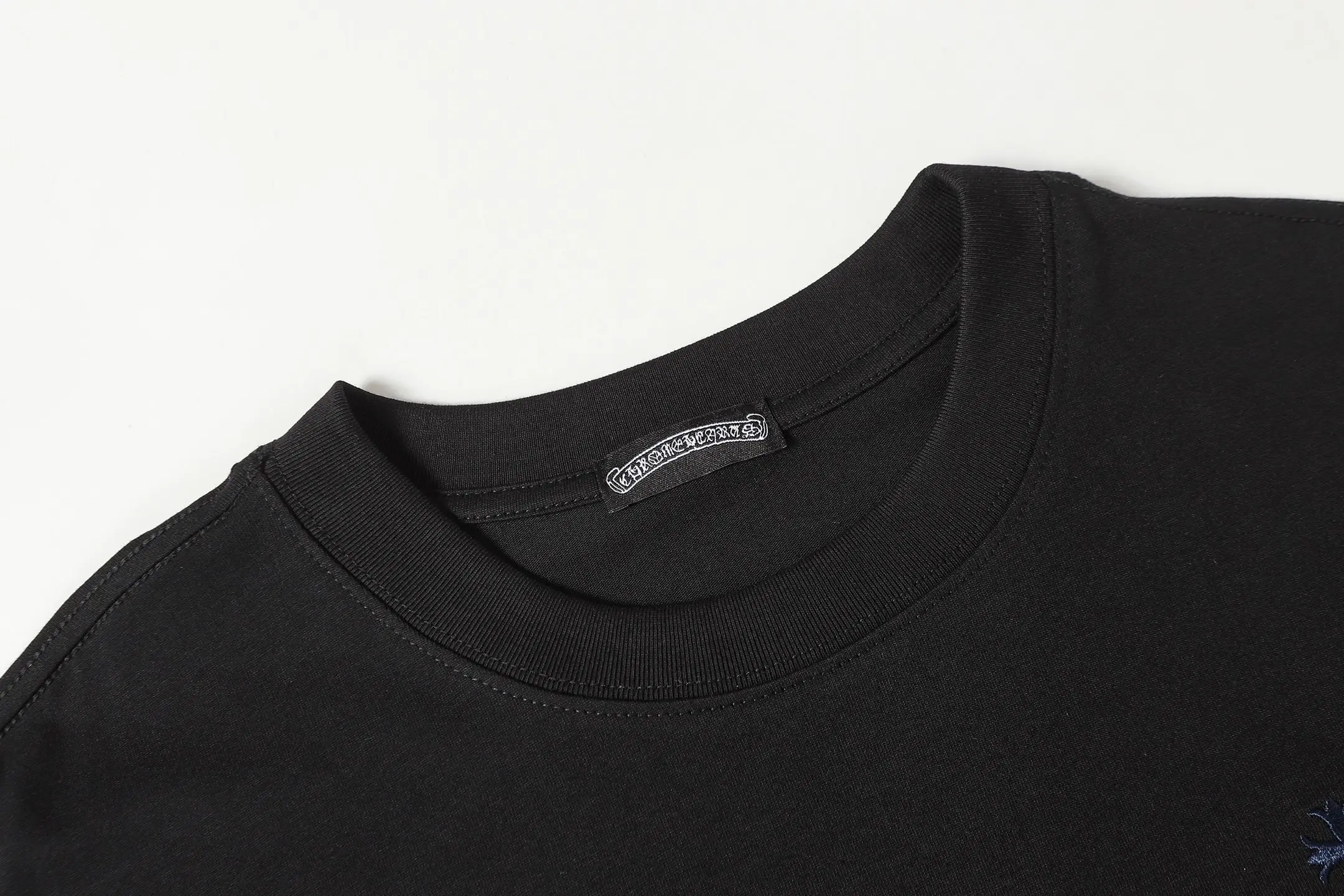 Horseshoe Sanskrit Embroidered T-Shirt D11013673 — view 4