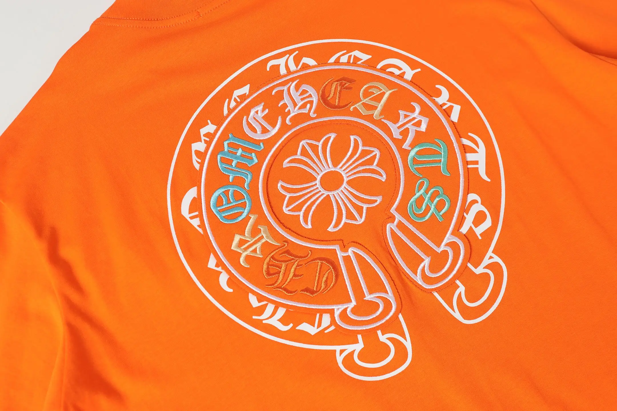 Horseshoe Sanskrit Embroidered Cotton T-Shirt D11013676 — view 6