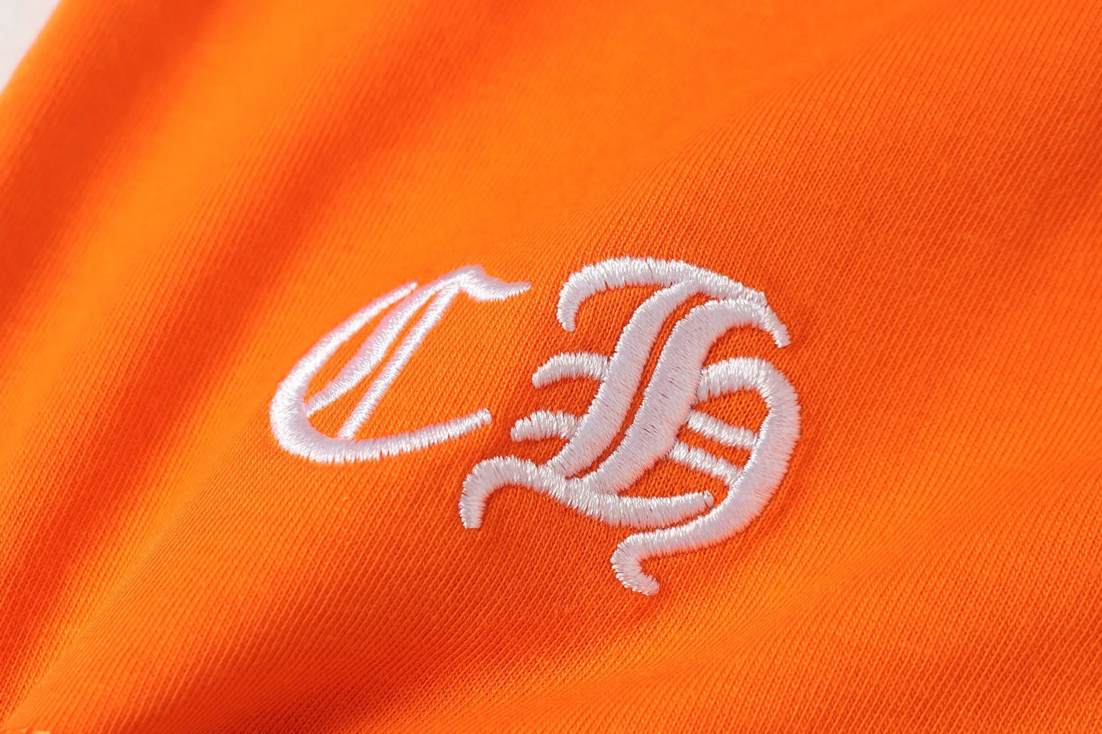 Horseshoe Sanskrit Embroidered Cotton T-Shirt D11013676 — view 9