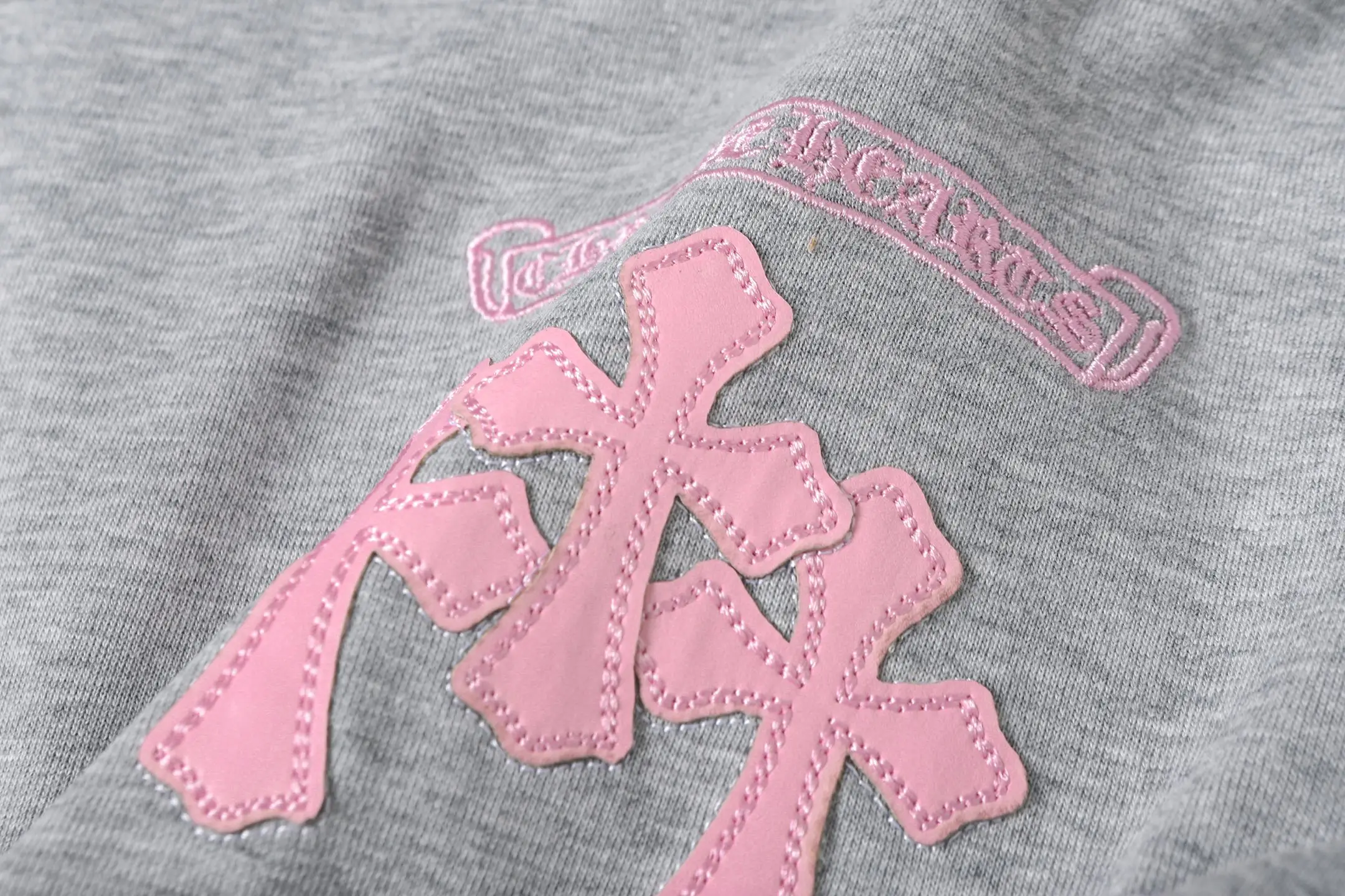 Graffiti Lips Embroidered Cotton T-Shirt D10013663 — view 8