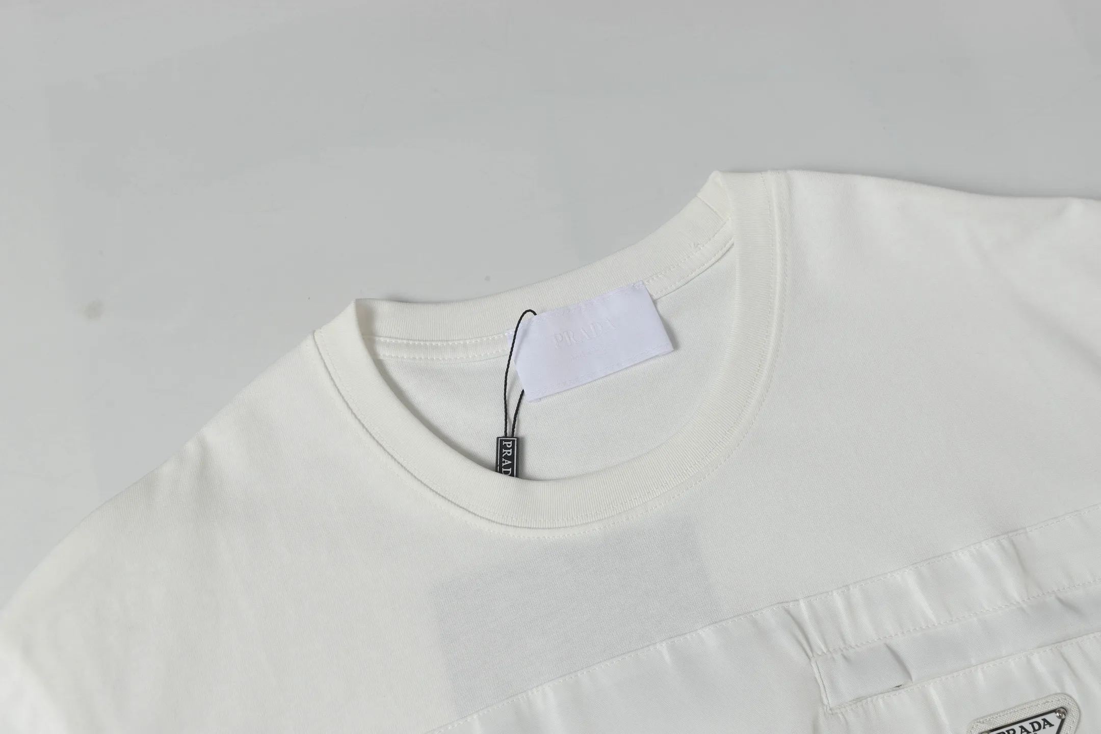 Logo-Badge Cotton-Jersey T-Shirt D9513731 — view 3