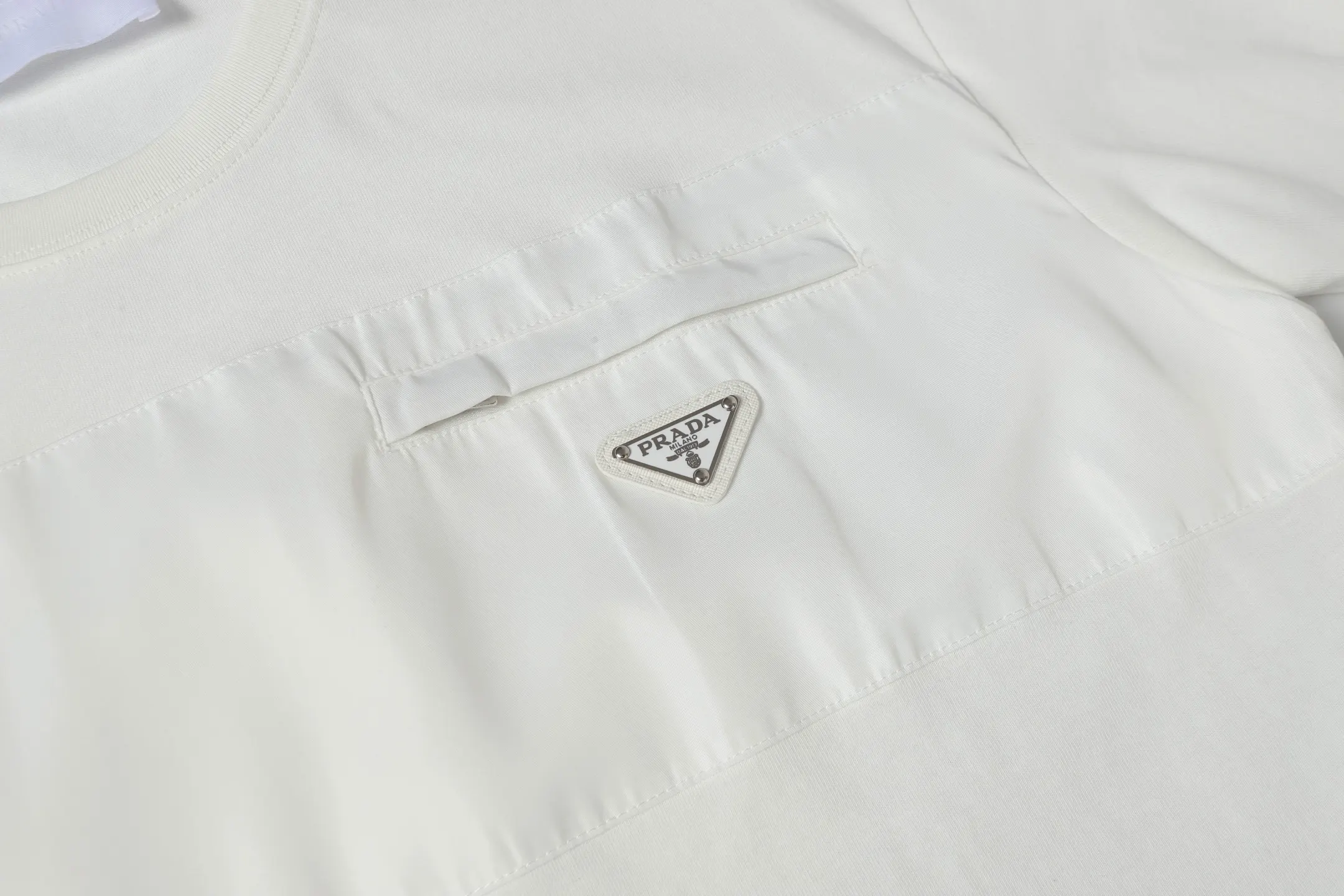 Logo-Badge Cotton-Jersey T-Shirt D9513731 — view 5