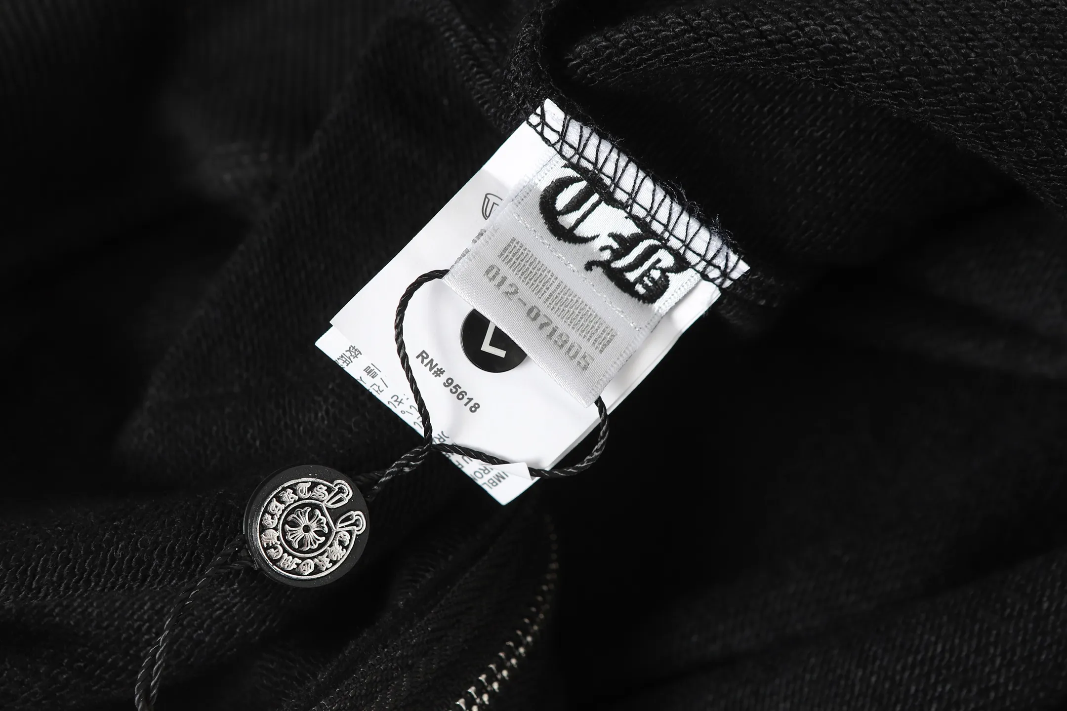 Dagger Print Zip-Up Hoodie D14513489 — view 13
