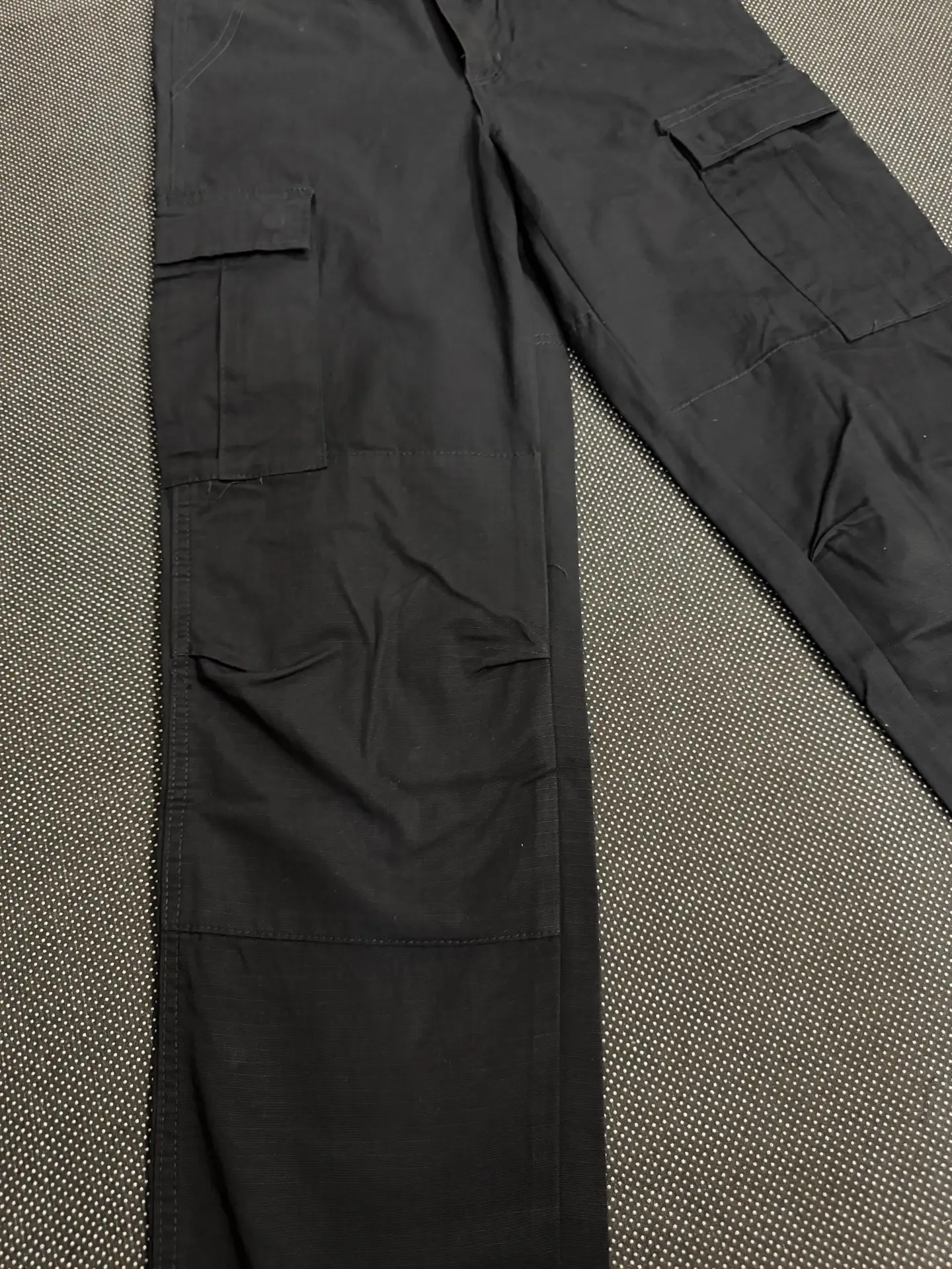 Relaxed-Fit Multi-Pocket Cargo Trousers D19021836 — view 4