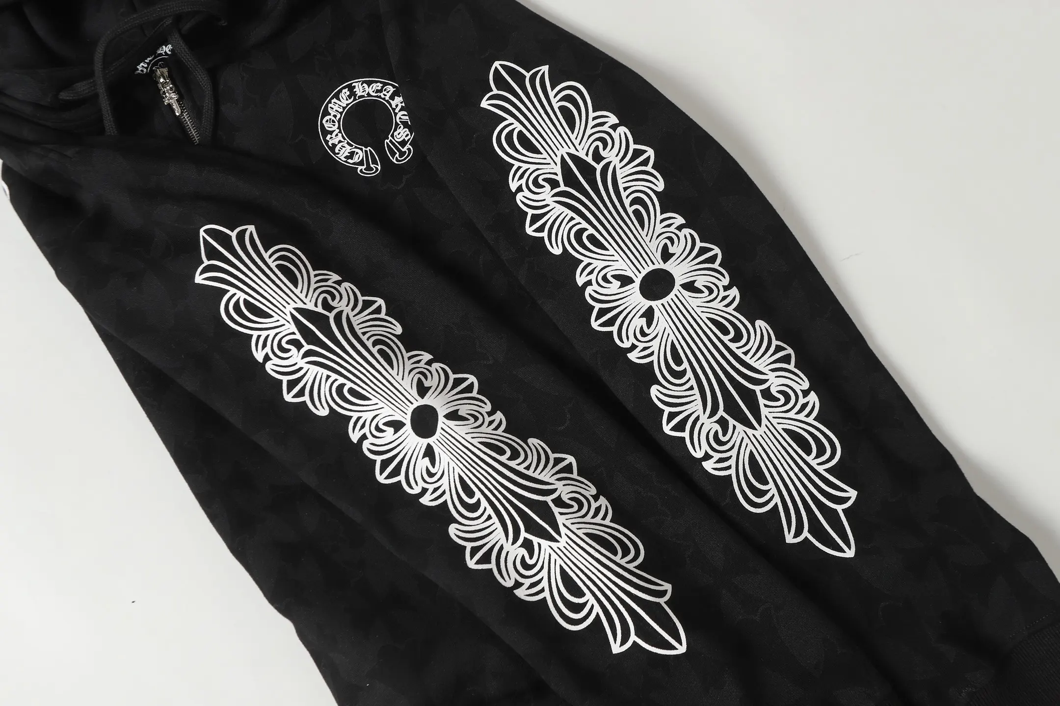 Logo-Print Monogram Zip-Up Hoodie D16513490 — view 9