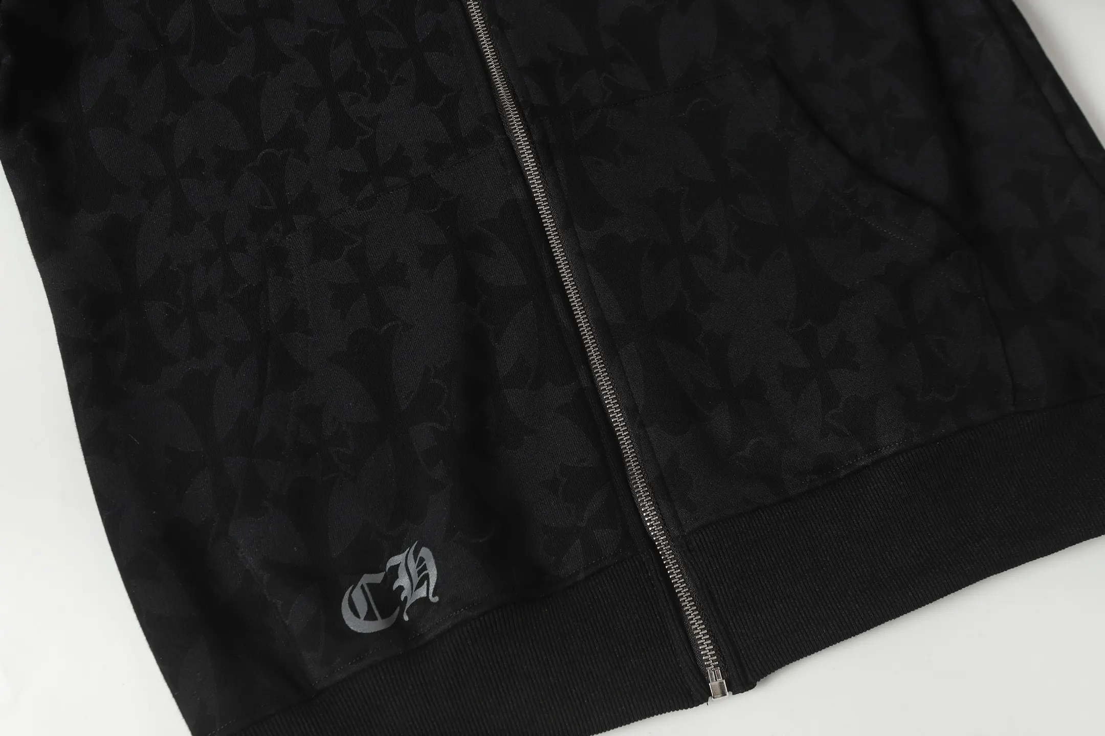 Logo-Print Monogram Zip-Up Hoodie D16513490 — view 10