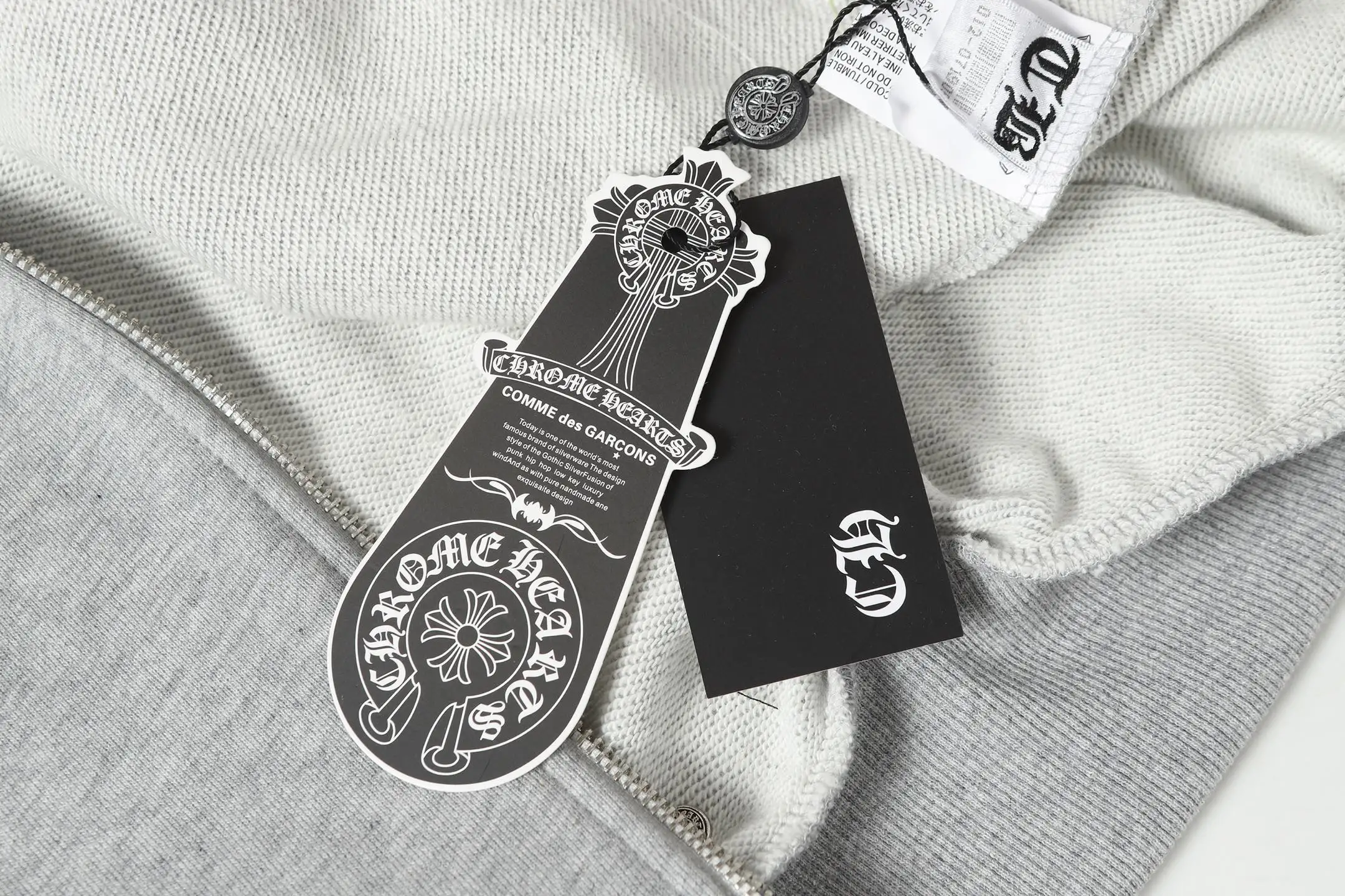 Cross Patch Zip-Up Hoodie D15013579 — view 11