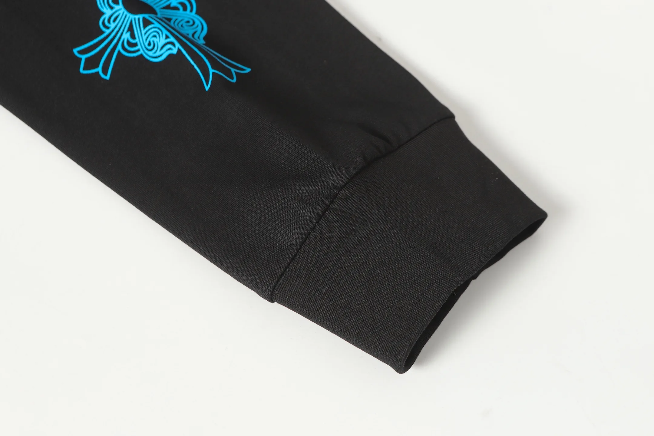 Logo Print Long-Sleeve Cotton T-Shirt D10013497 — view 11