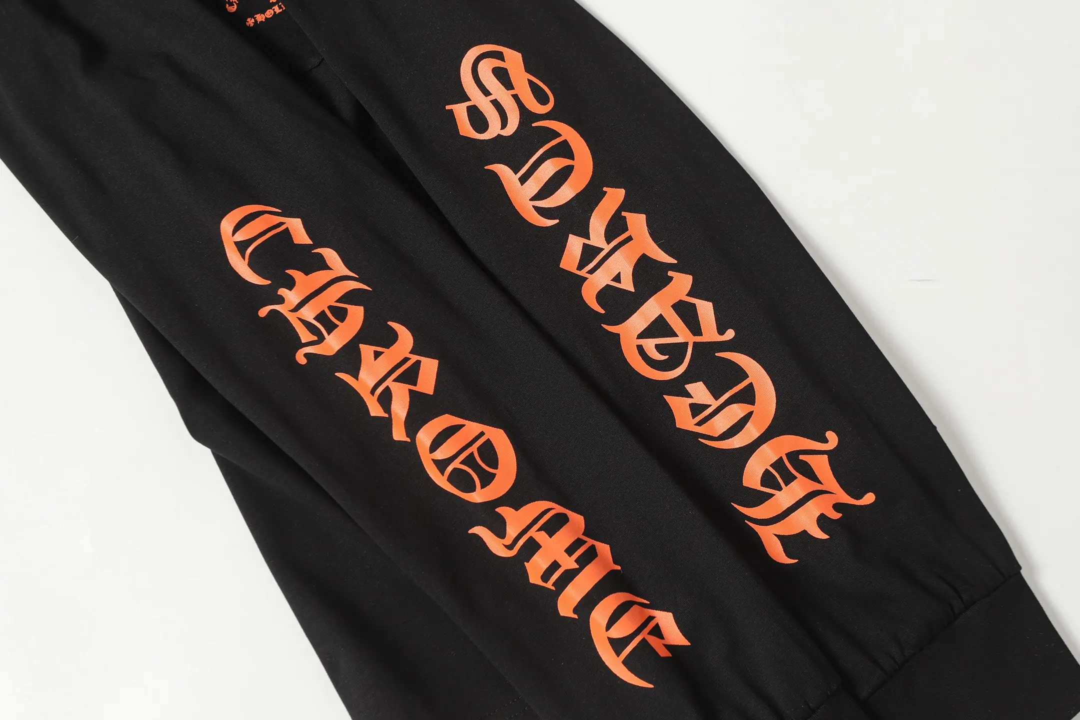 Logo Print Long-Sleeve Pocket T-Shirt D10013494 — view 7