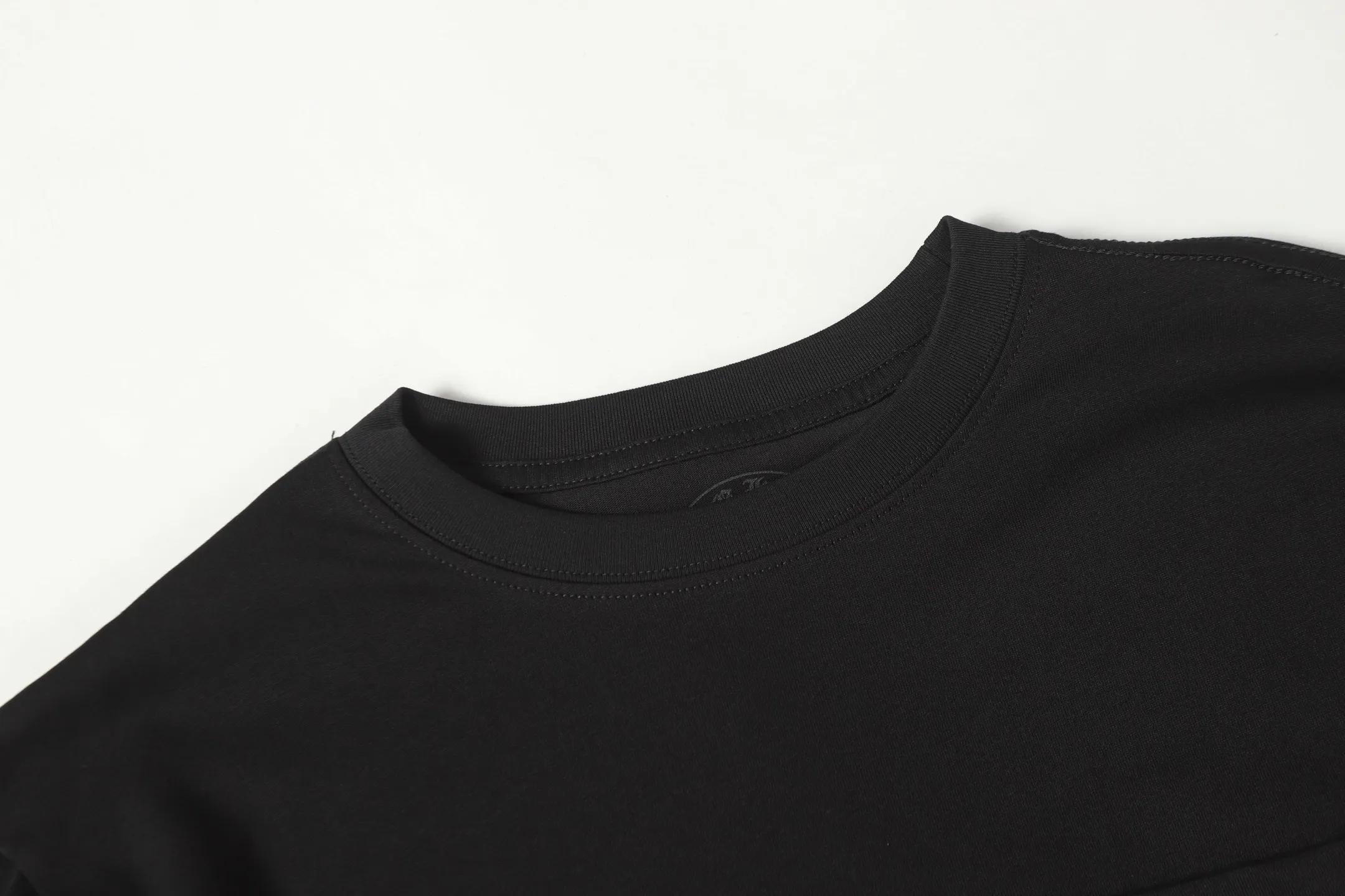 Logo Print Long-Sleeve T-Shirt D10013486 — view 4
