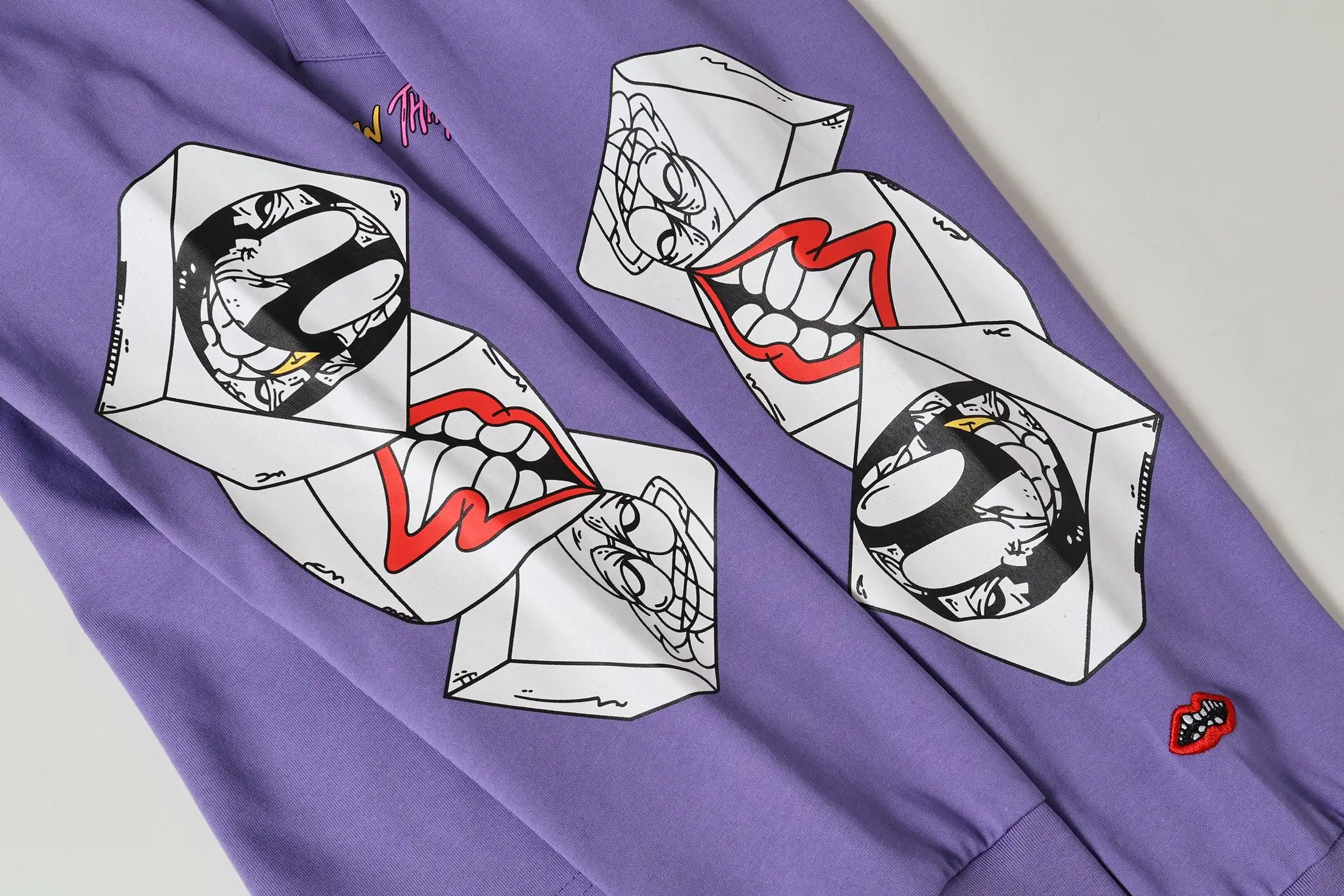 Graffiti Print Long-Sleeve Pocket T-Shirt D10013569 — view 7